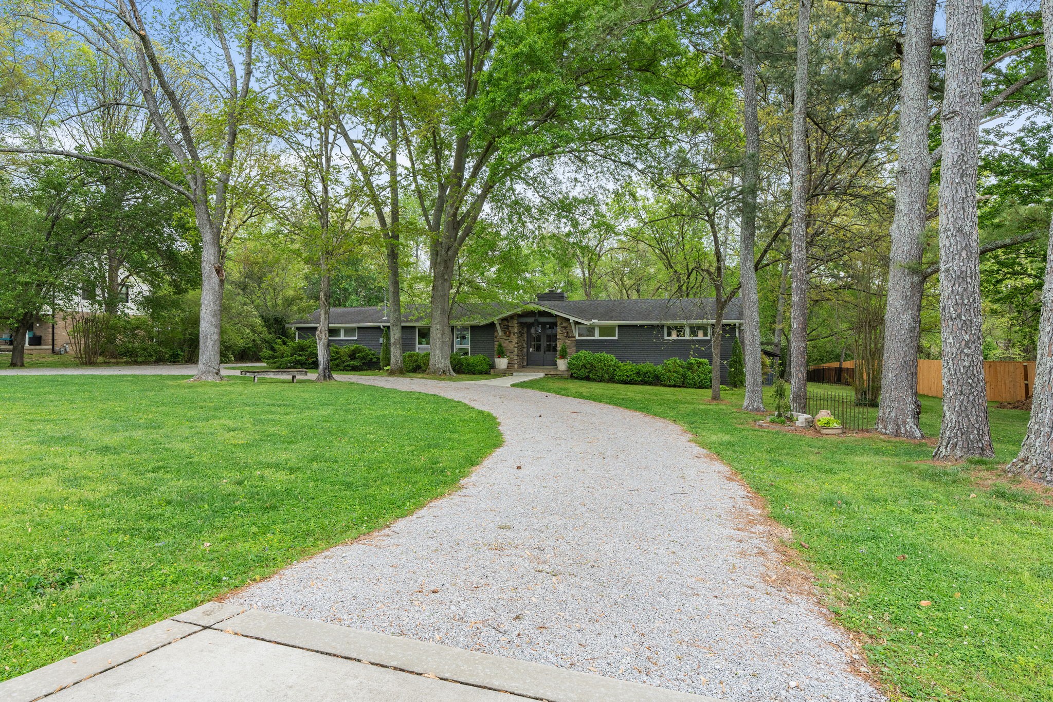 1004 Hickory Hollow Rd