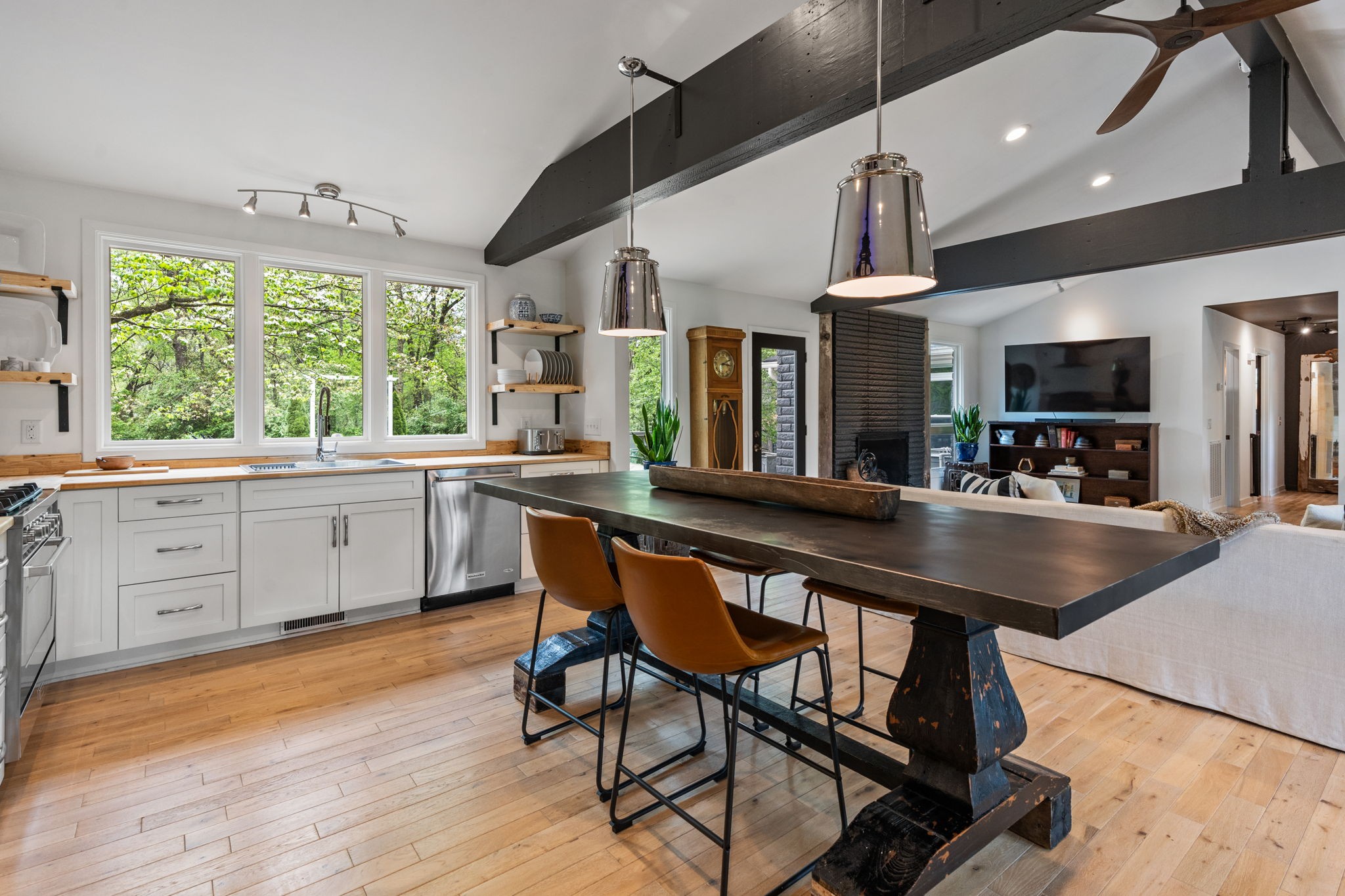 1004 Hickory Hollow Rd