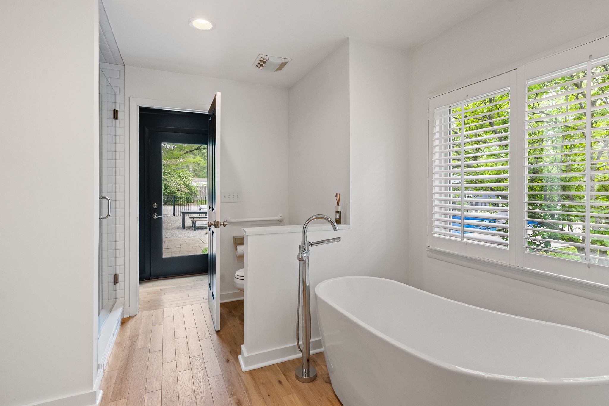 1004 Hickory Hollow Rd