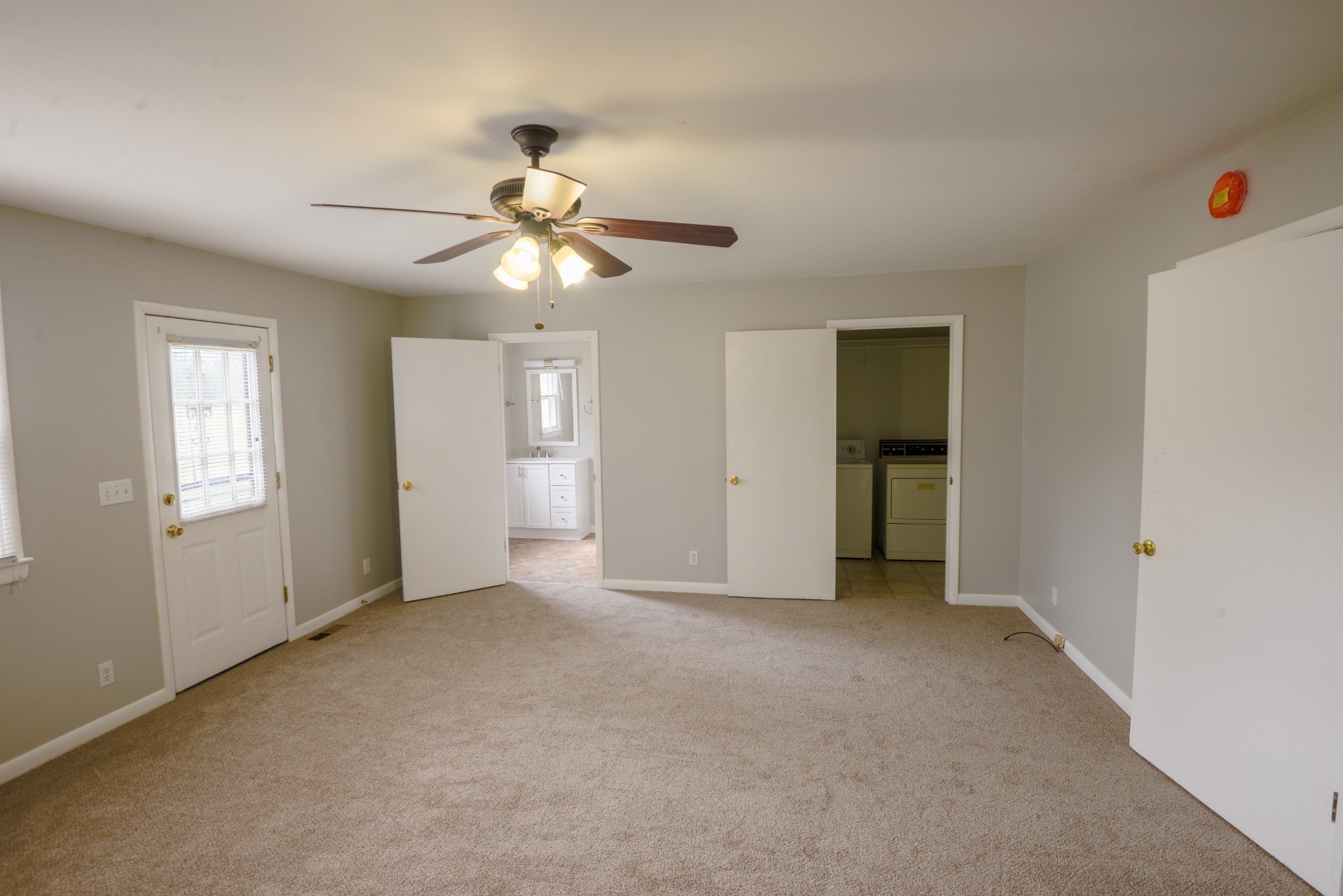 912 Oneida Ave