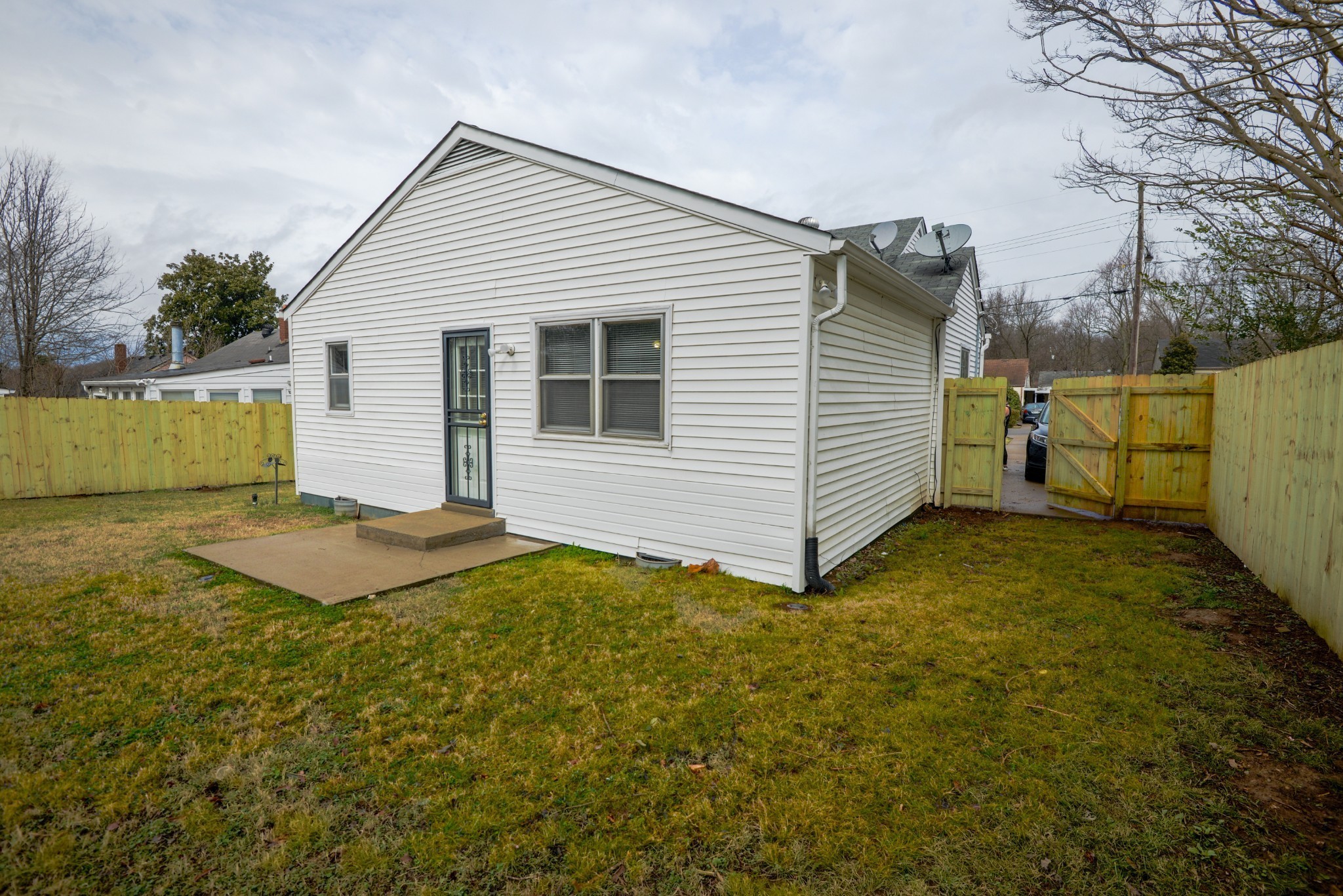 912 Oneida Ave