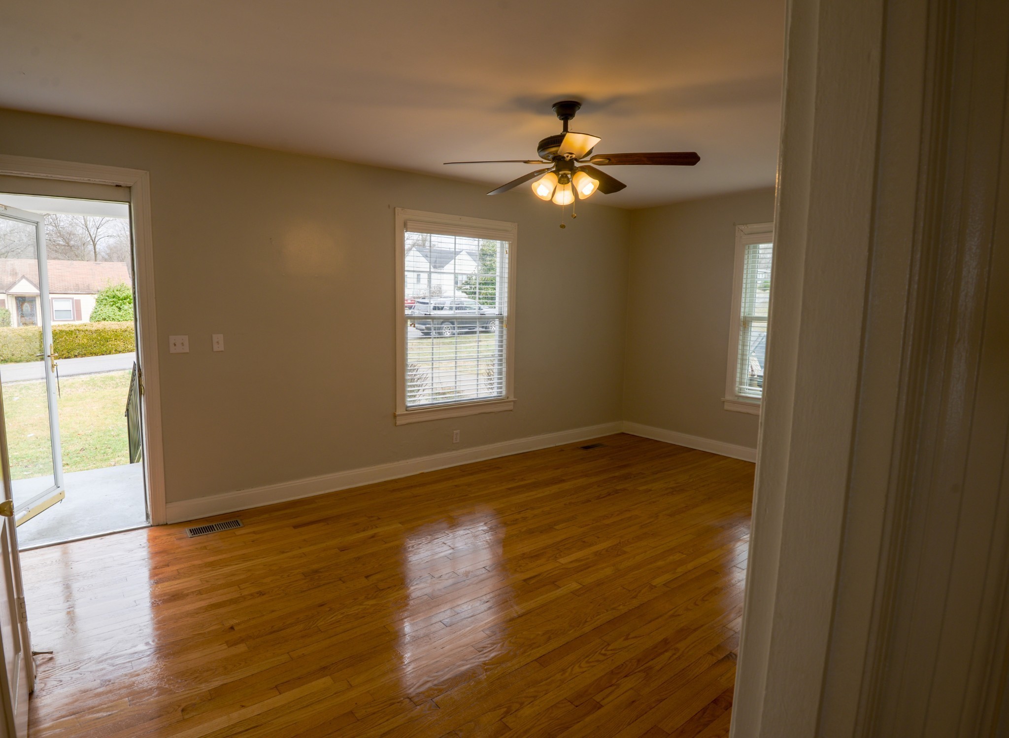 912 Oneida Ave