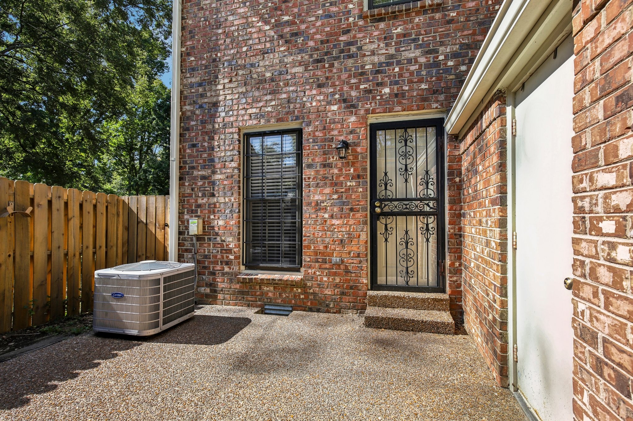 2304 Sharondale Dr