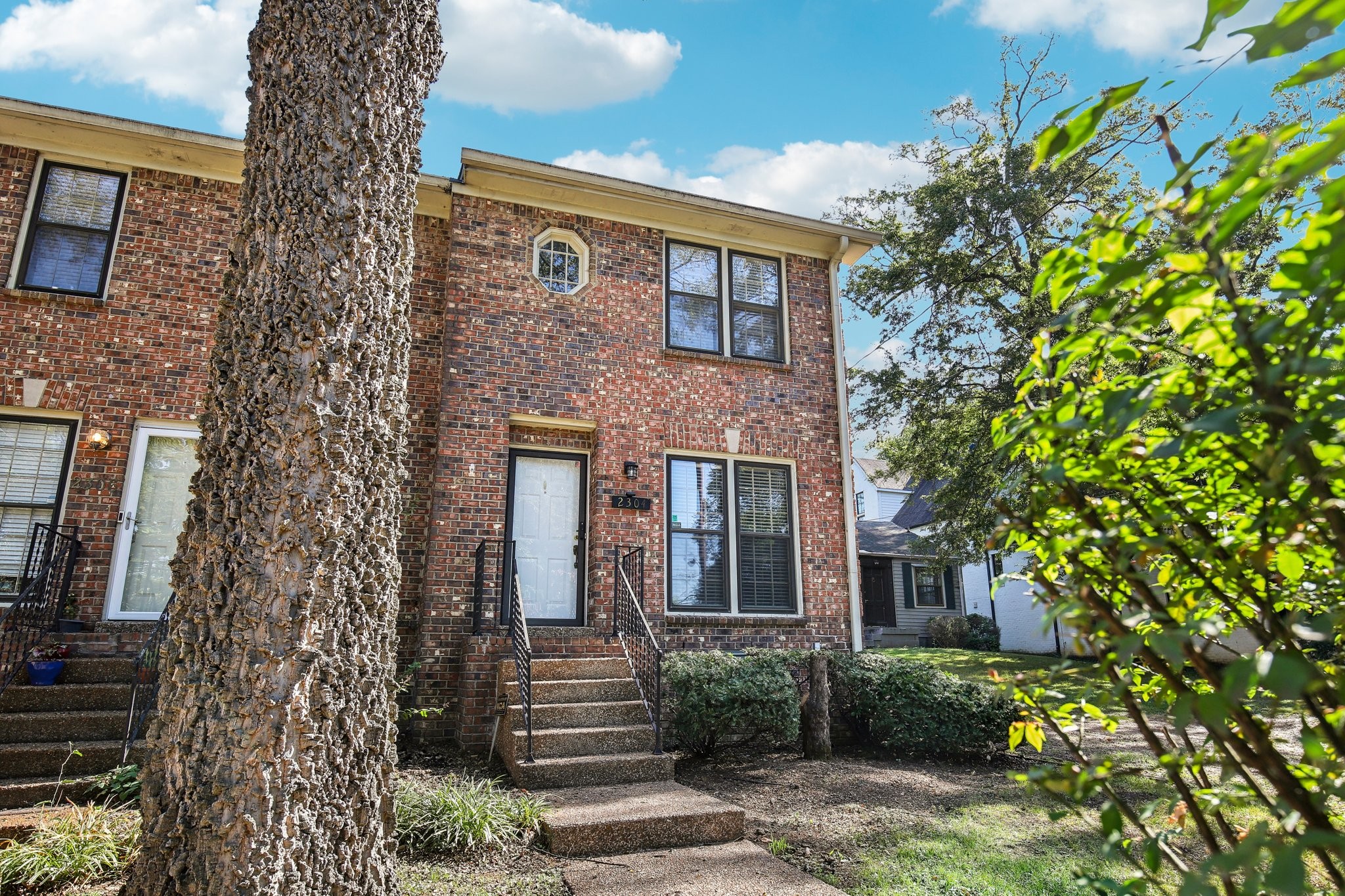 2304 Sharondale Dr