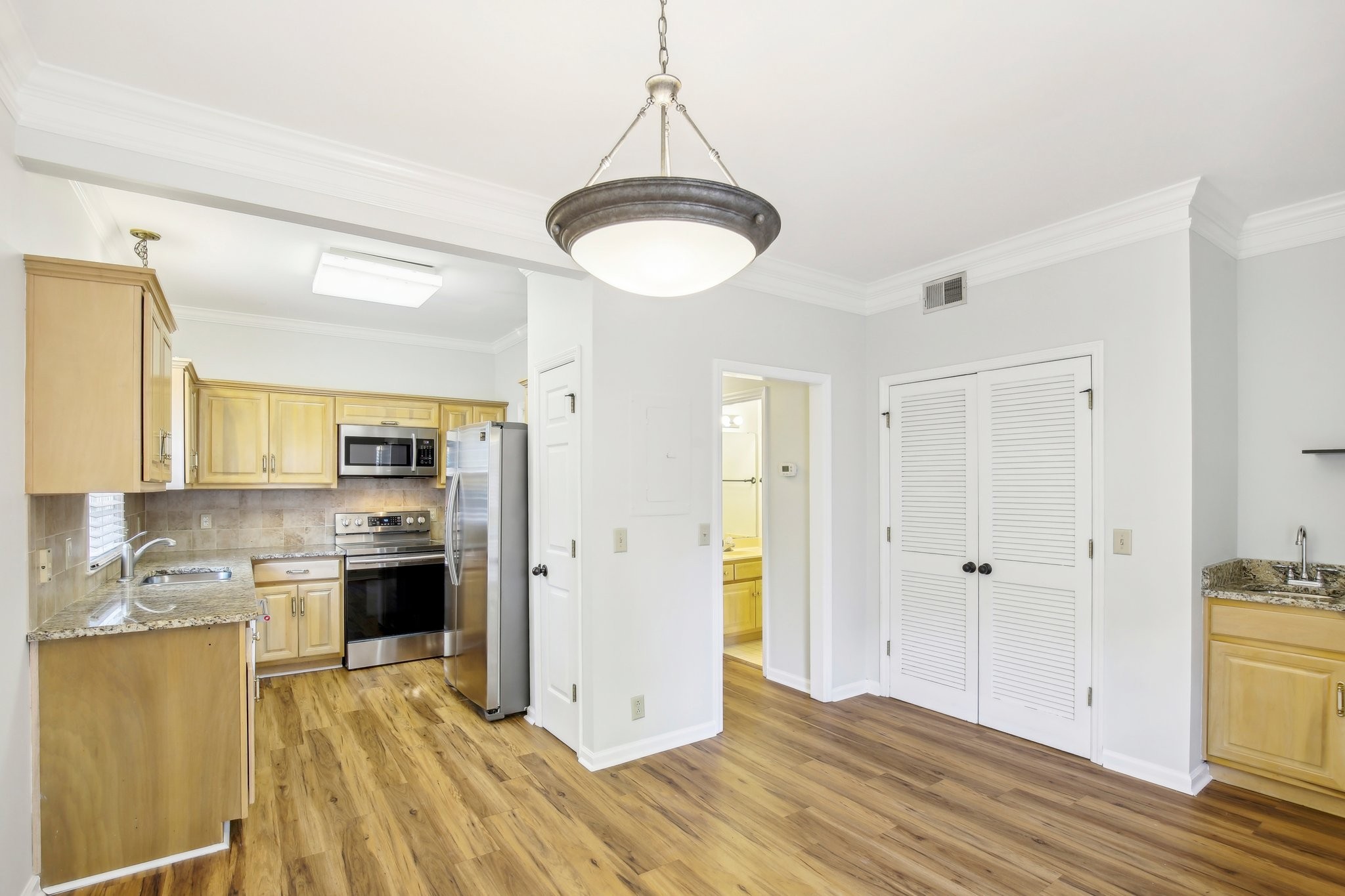 2304 Sharondale Dr