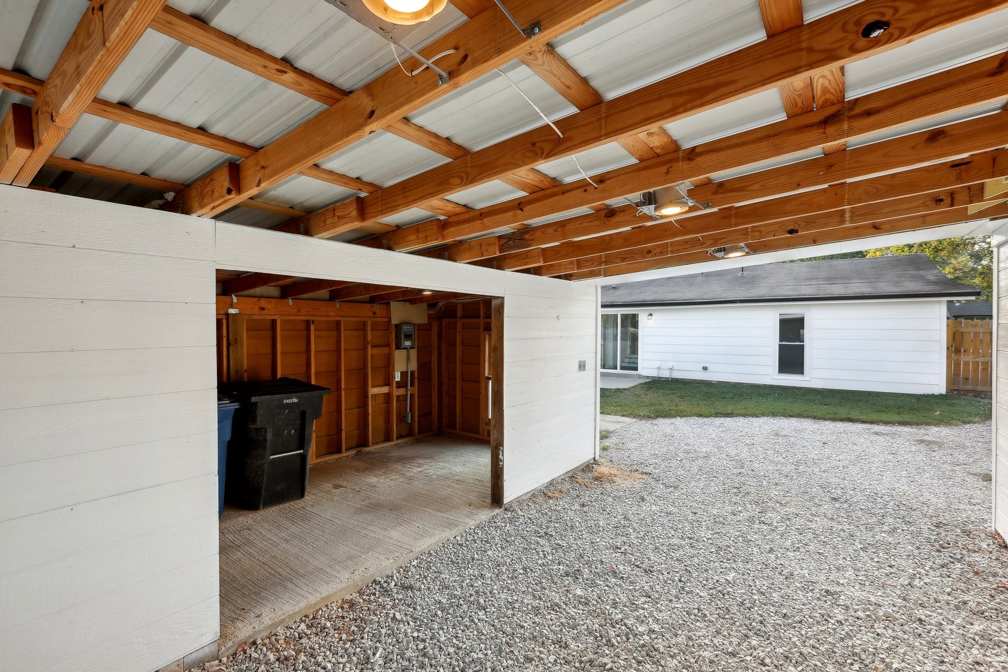 1253 Chickering Dr