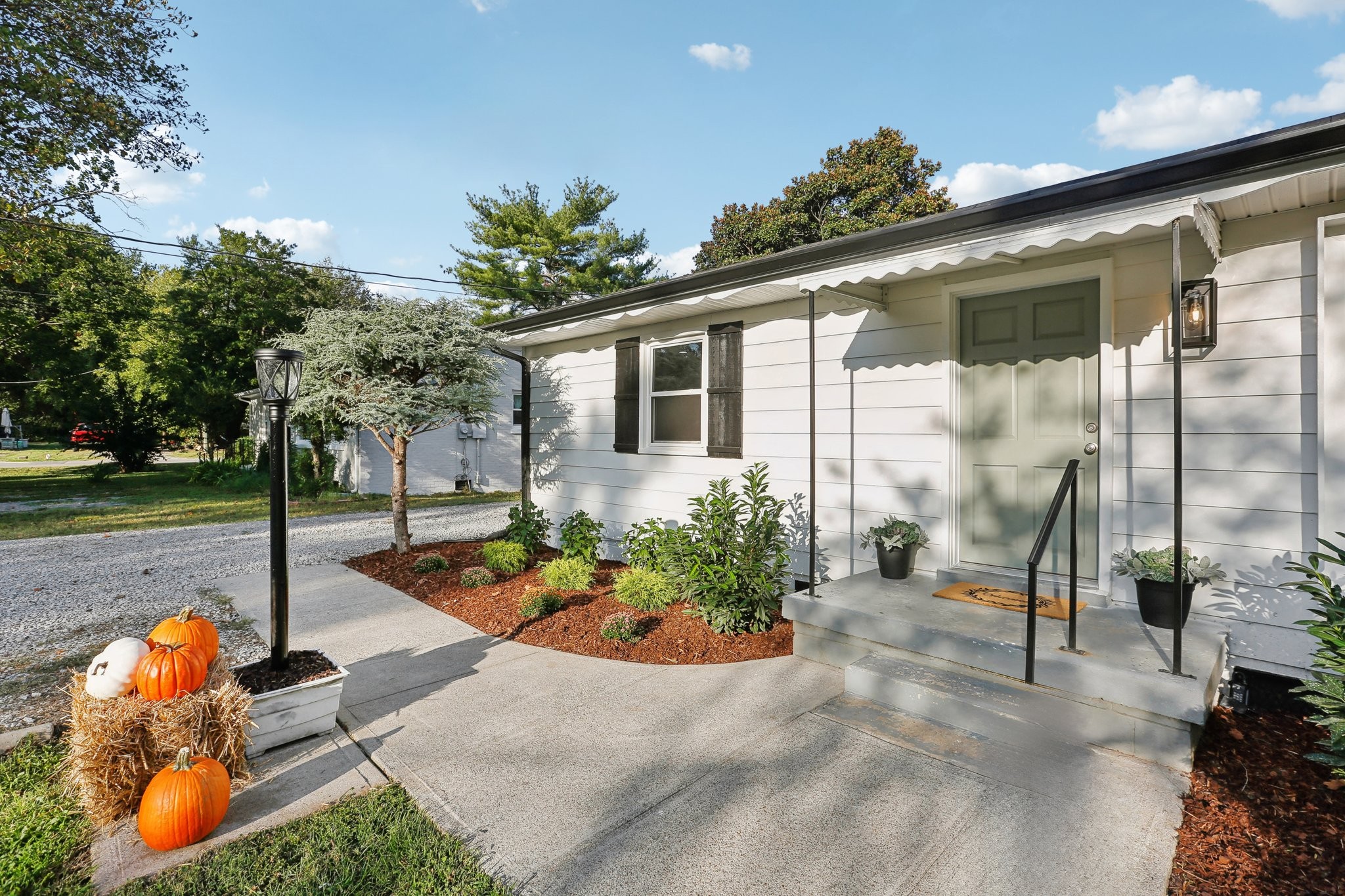 1253 Chickering Dr