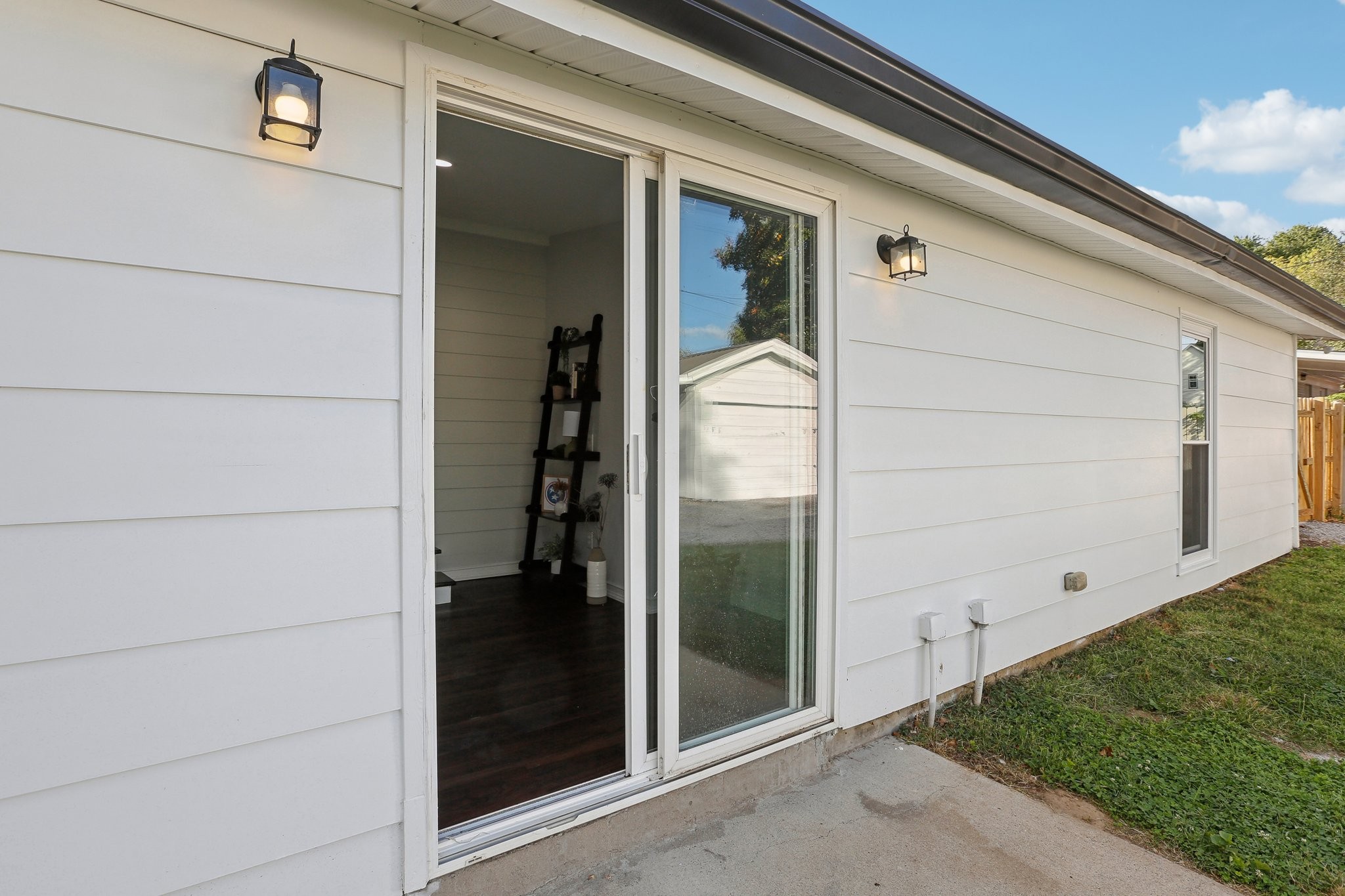 1253 Chickering Dr