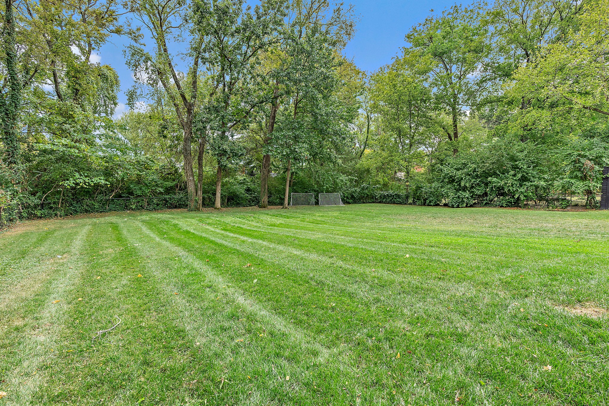 1621 Graybar Ln