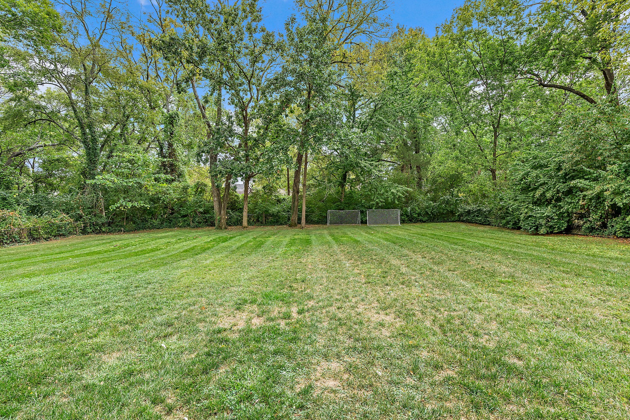 1621 Graybar Ln