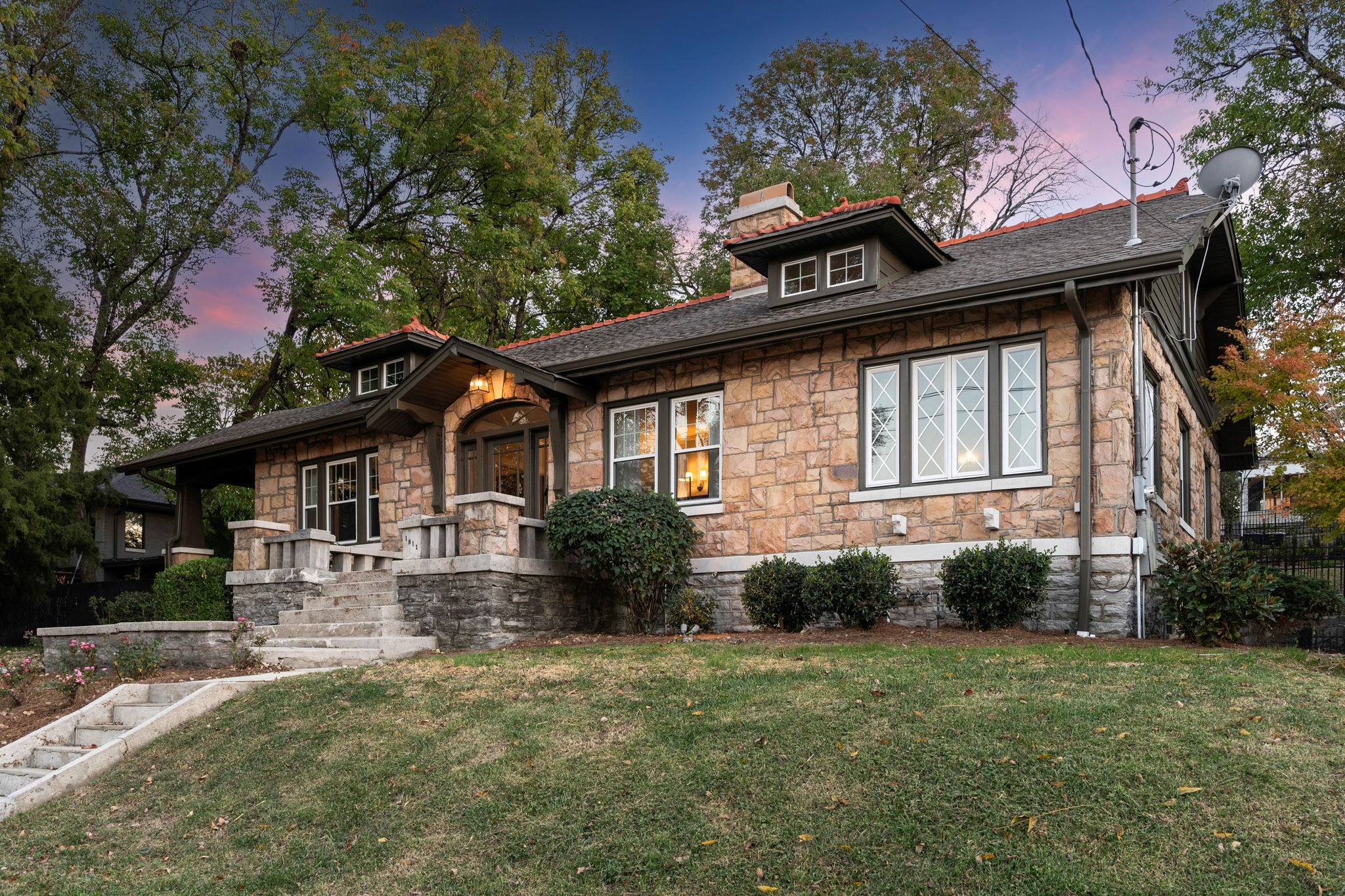 1811 Blair Blvd