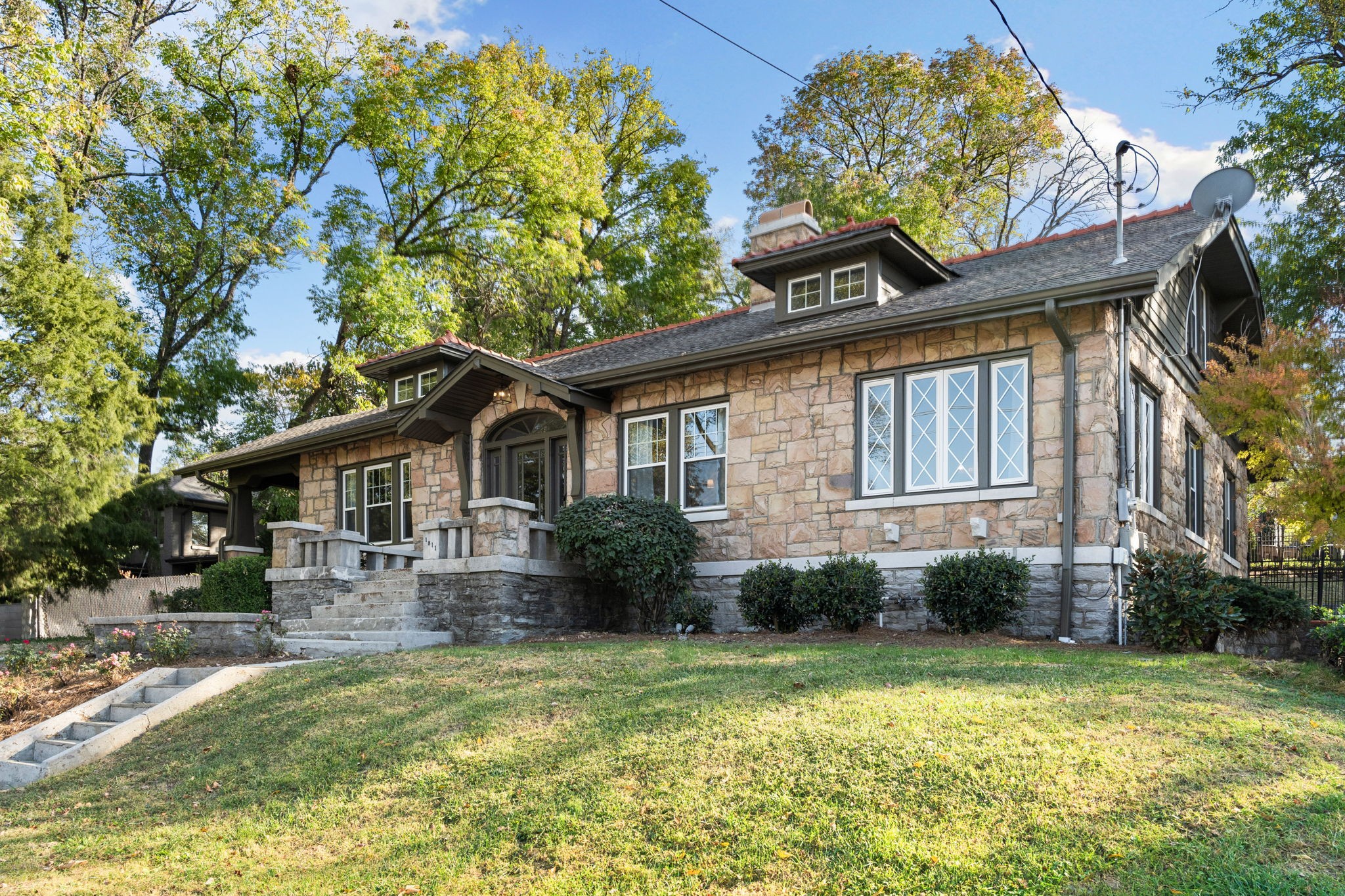 1811 Blair Blvd