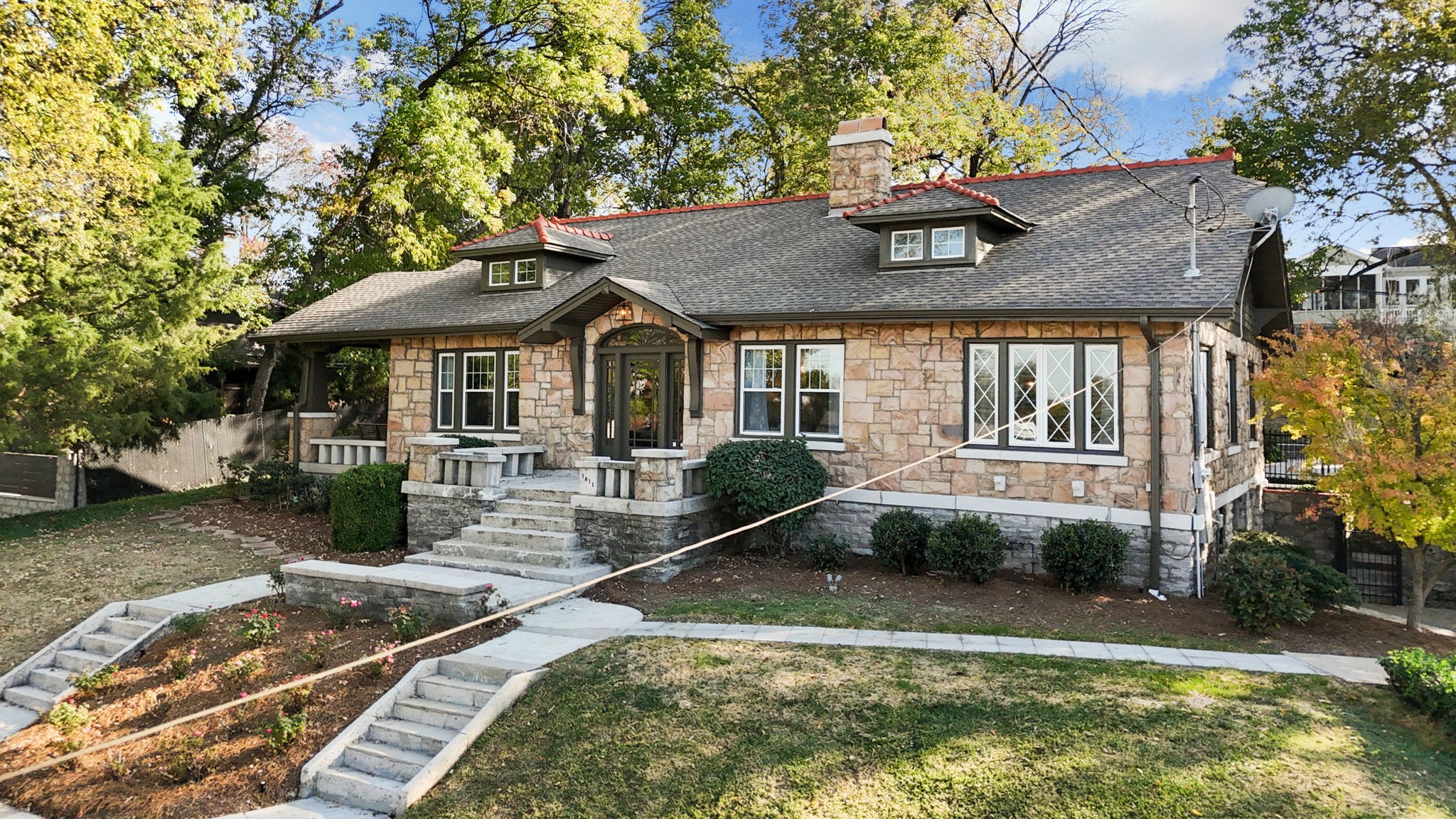 1811 Blair Blvd
