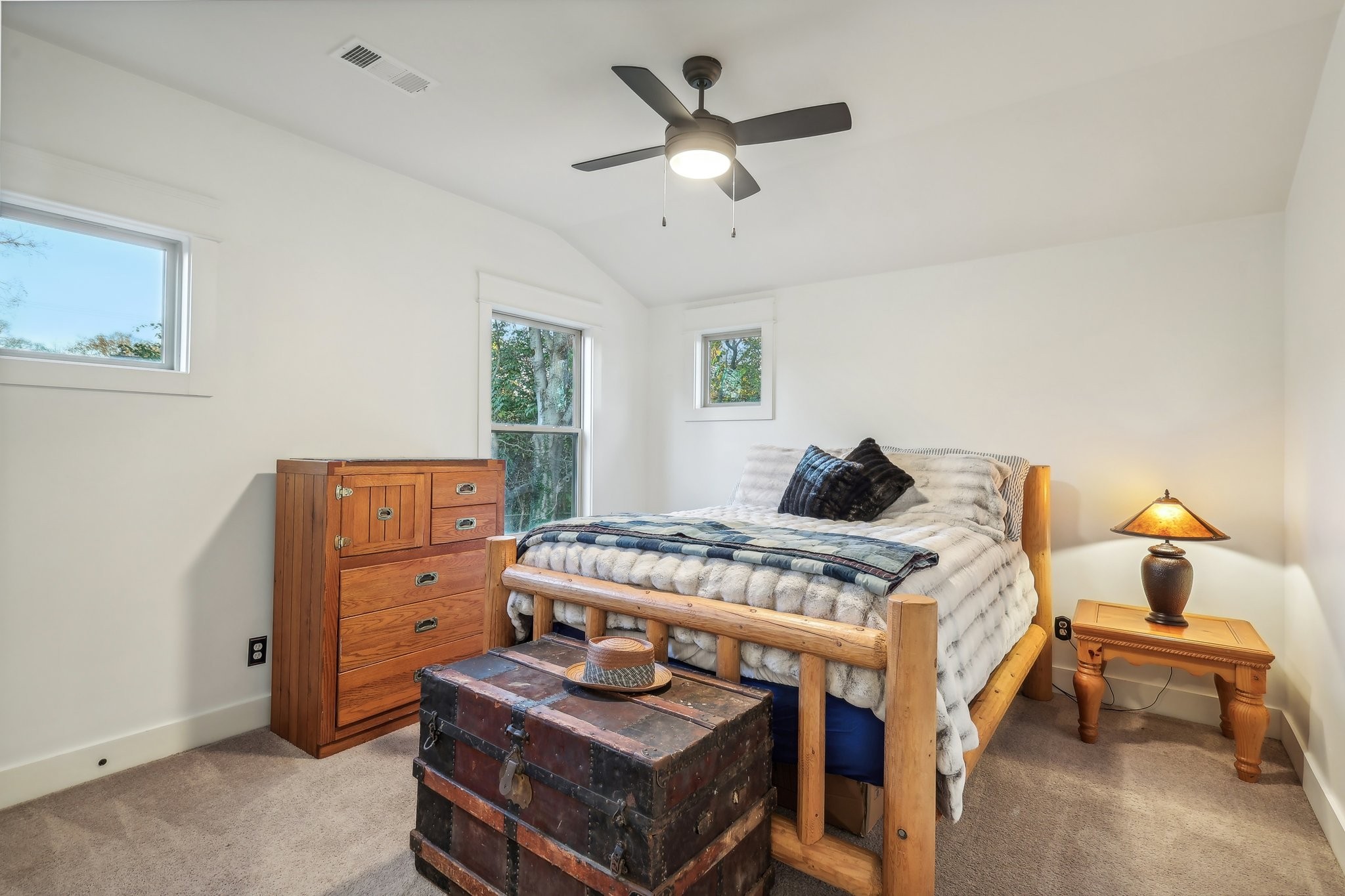 1301 Shelton Ave