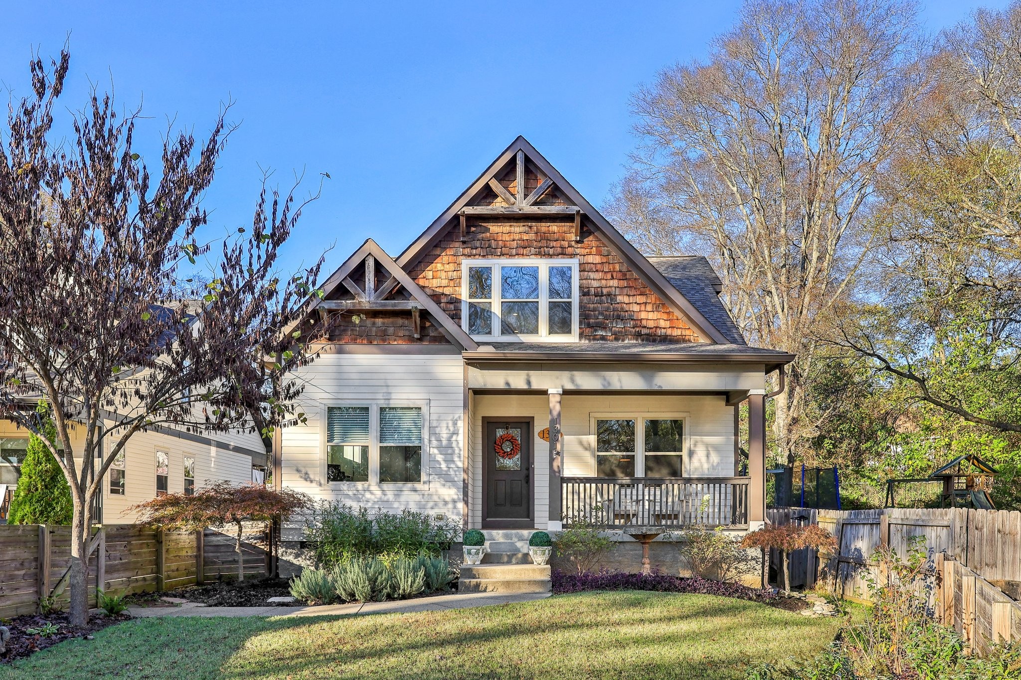 1301 Shelton Ave
