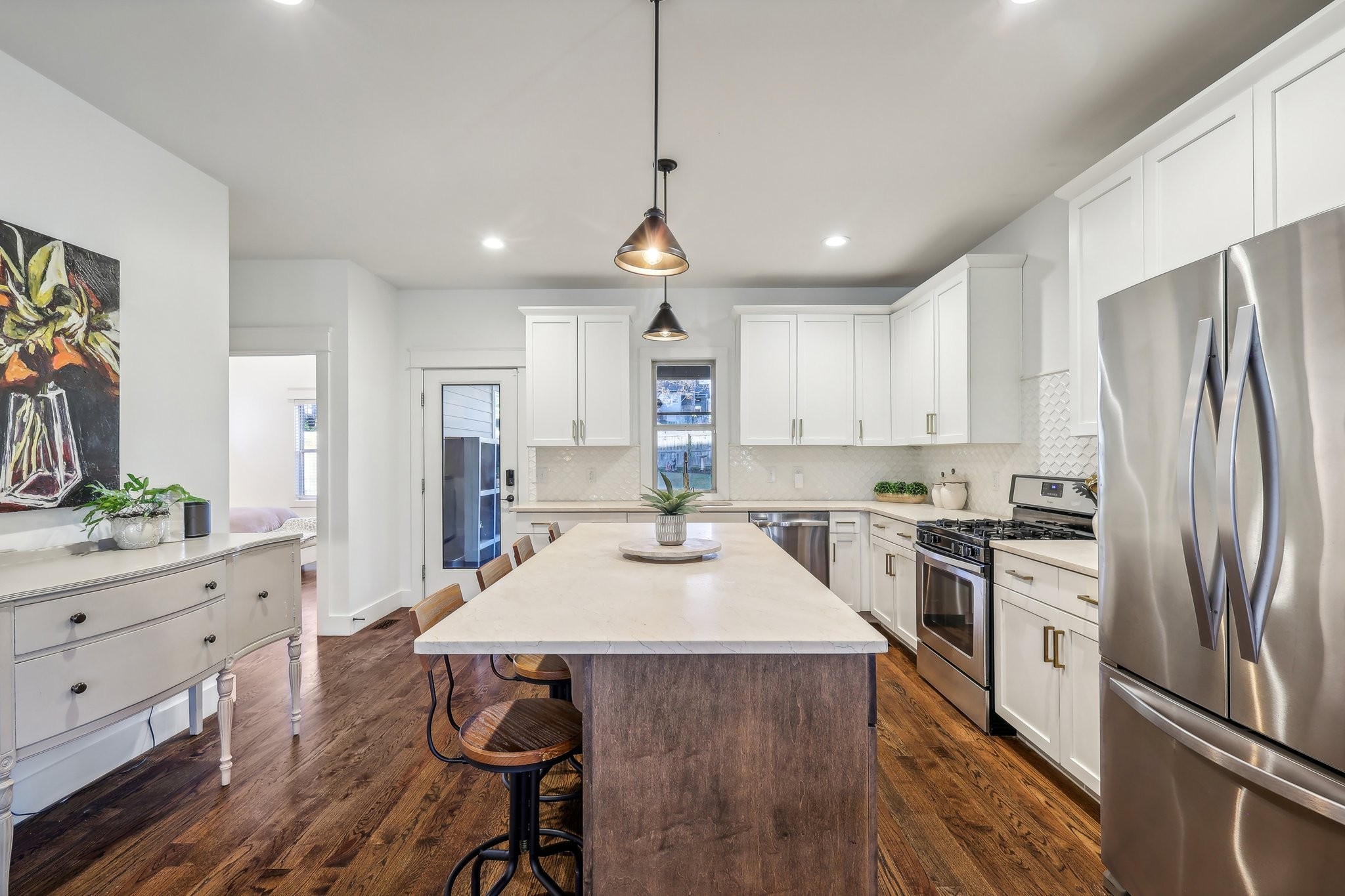 1301 Shelton Ave