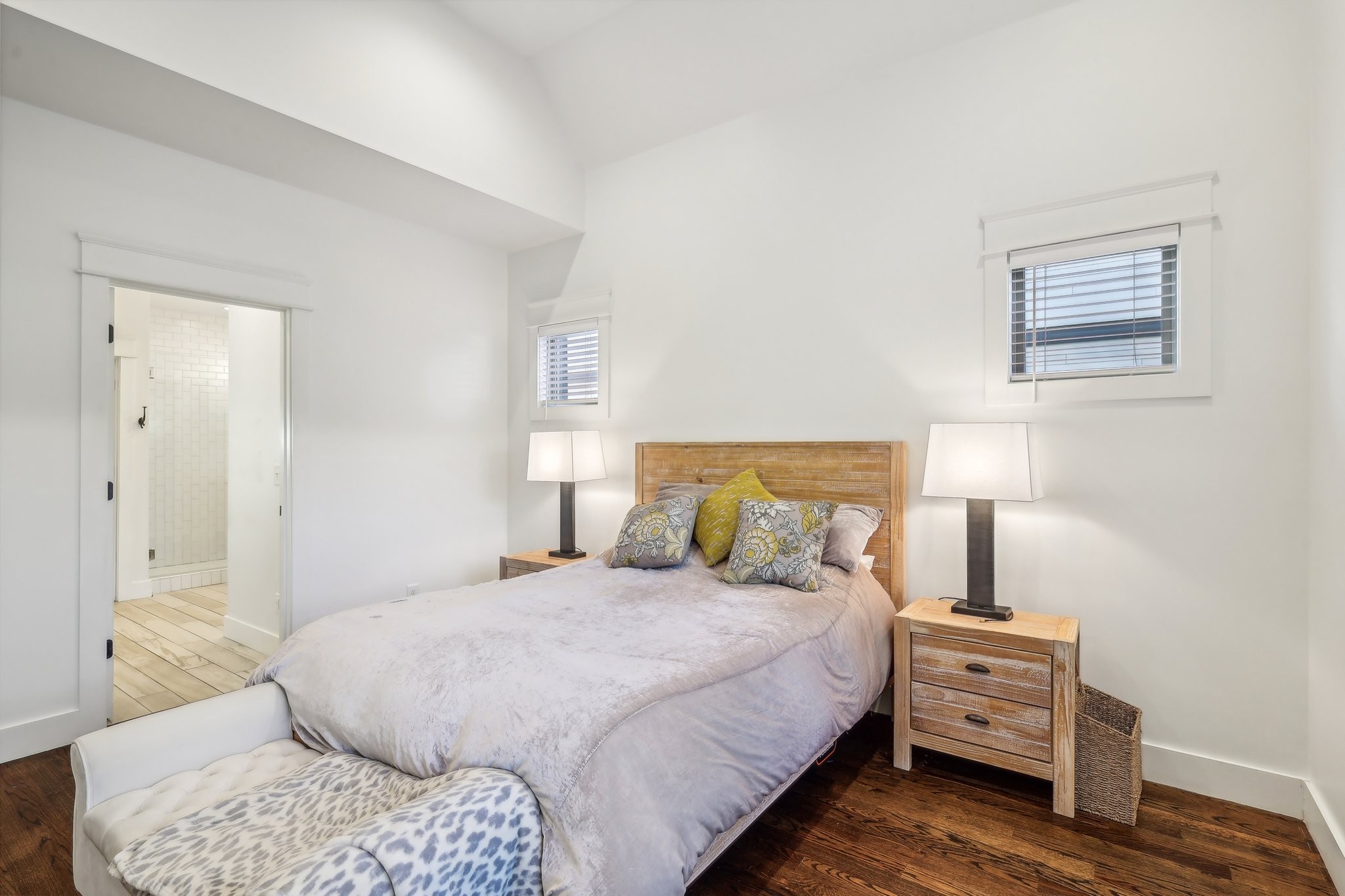 1301 Shelton Ave
