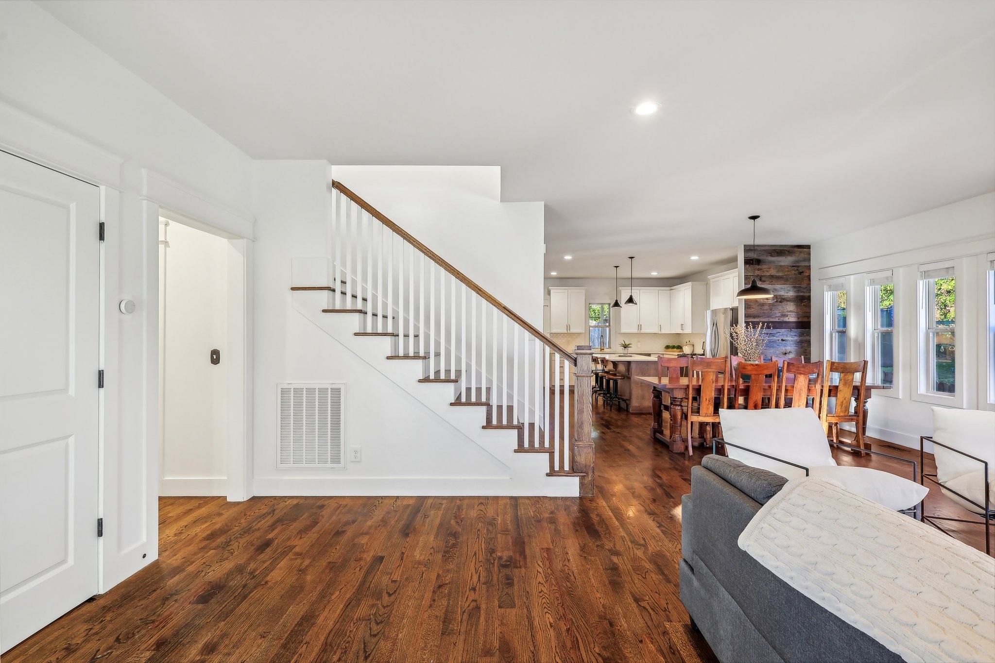 1301 Shelton Ave