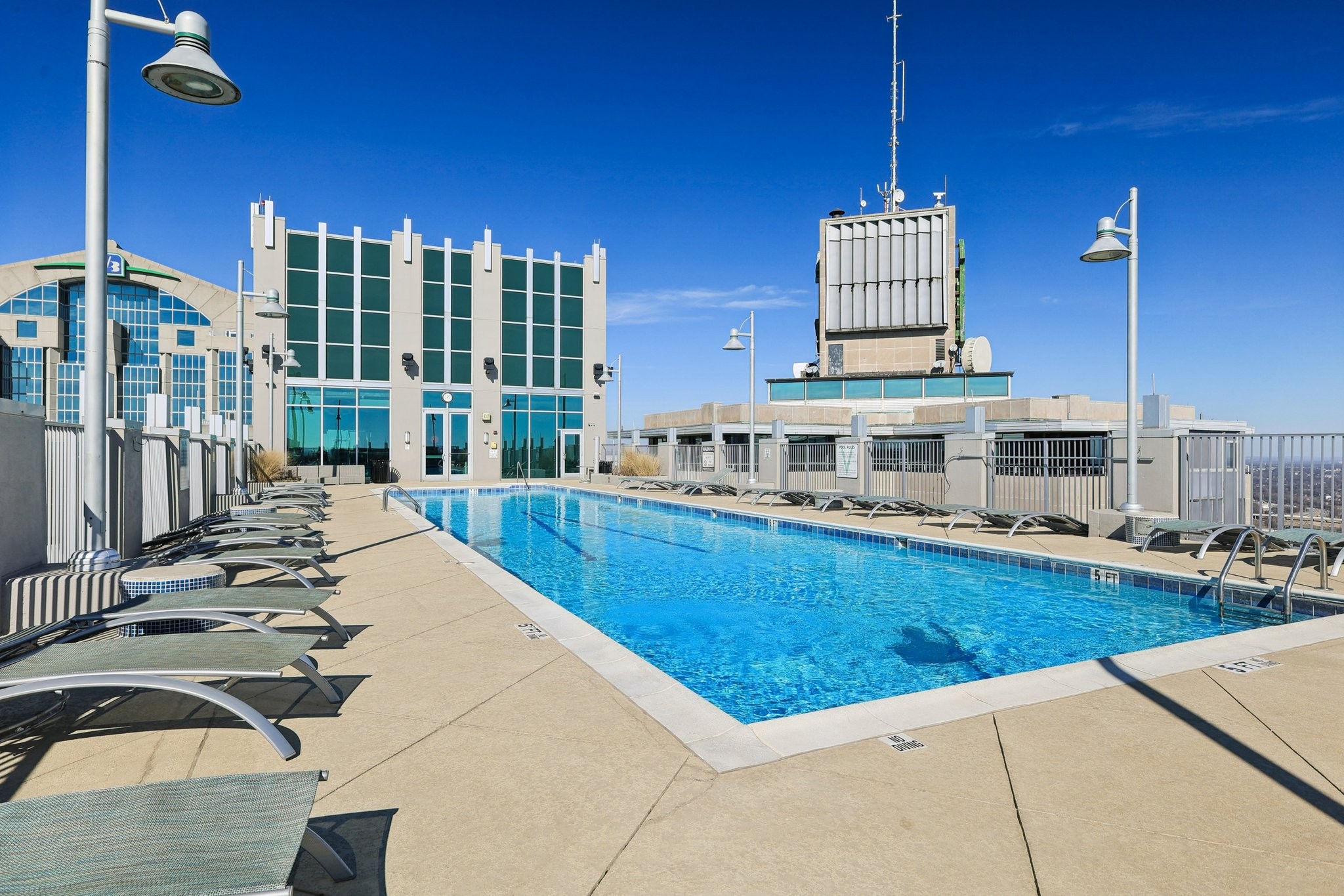 415 Church St Unit: 1104