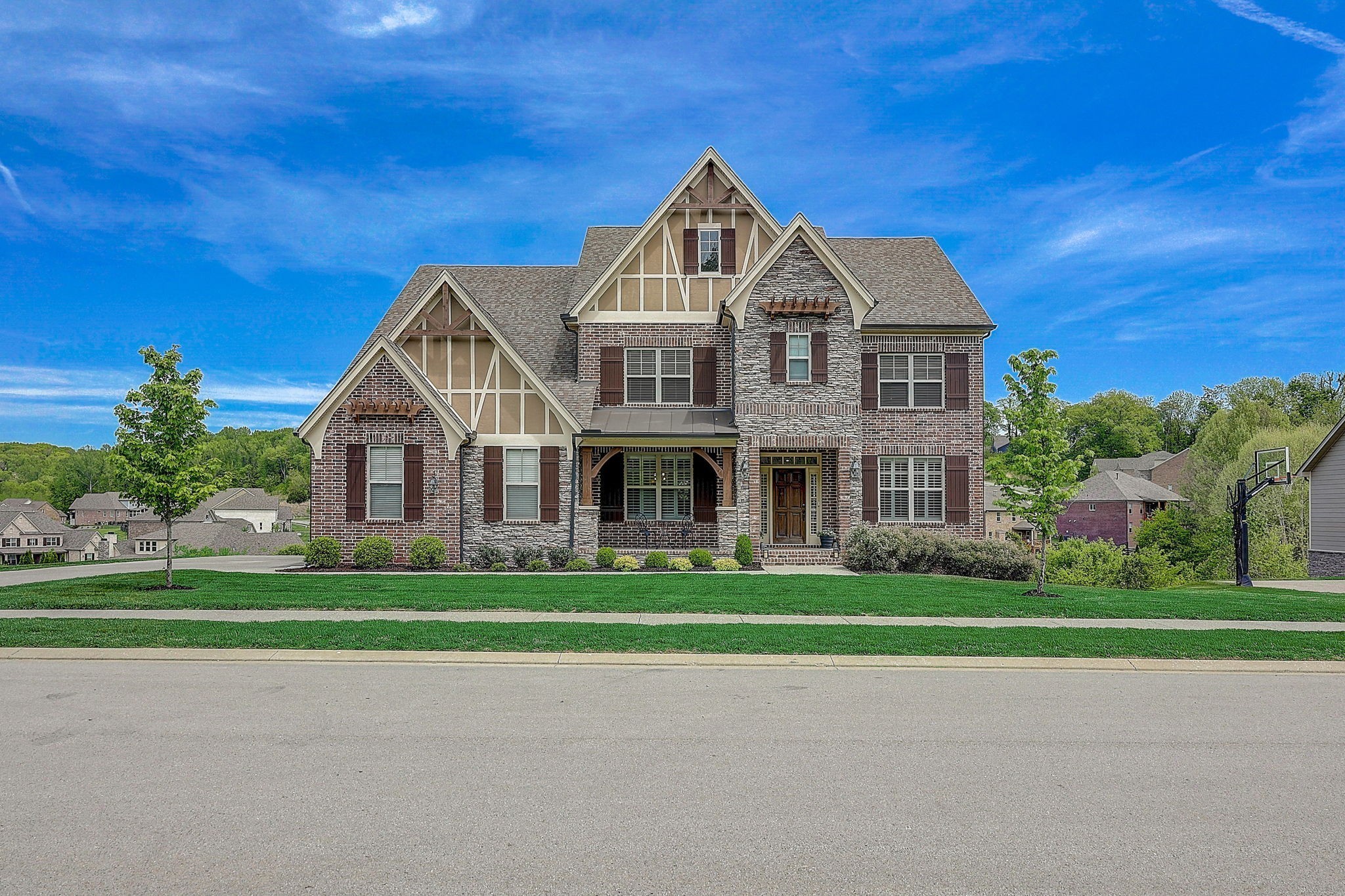 7068 Crimson Leaf Ln