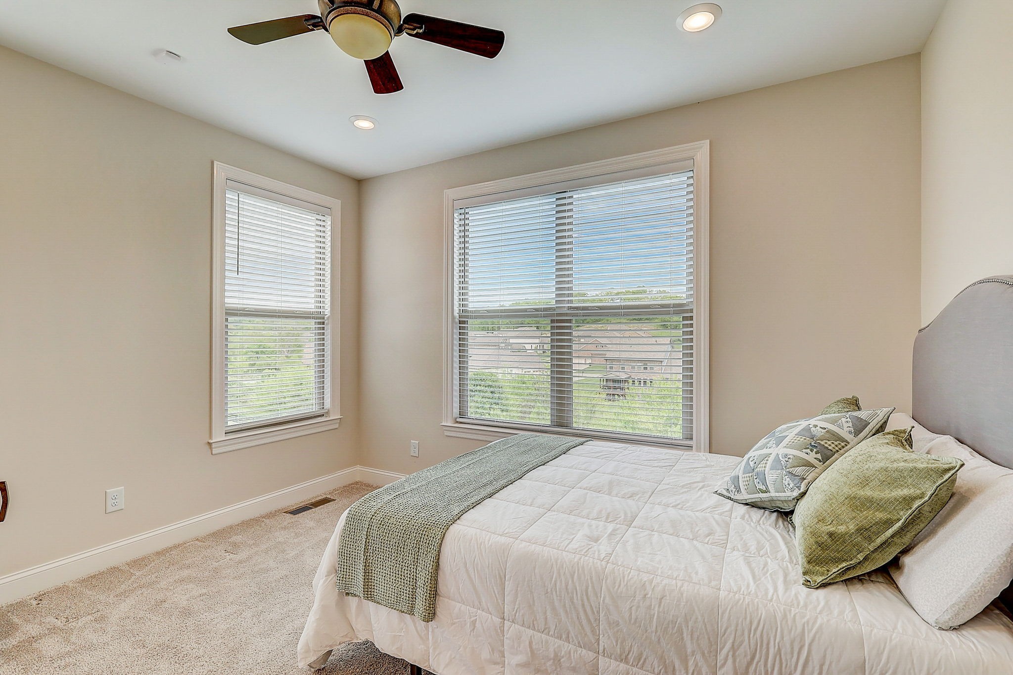 7068 Crimson Leaf Ln