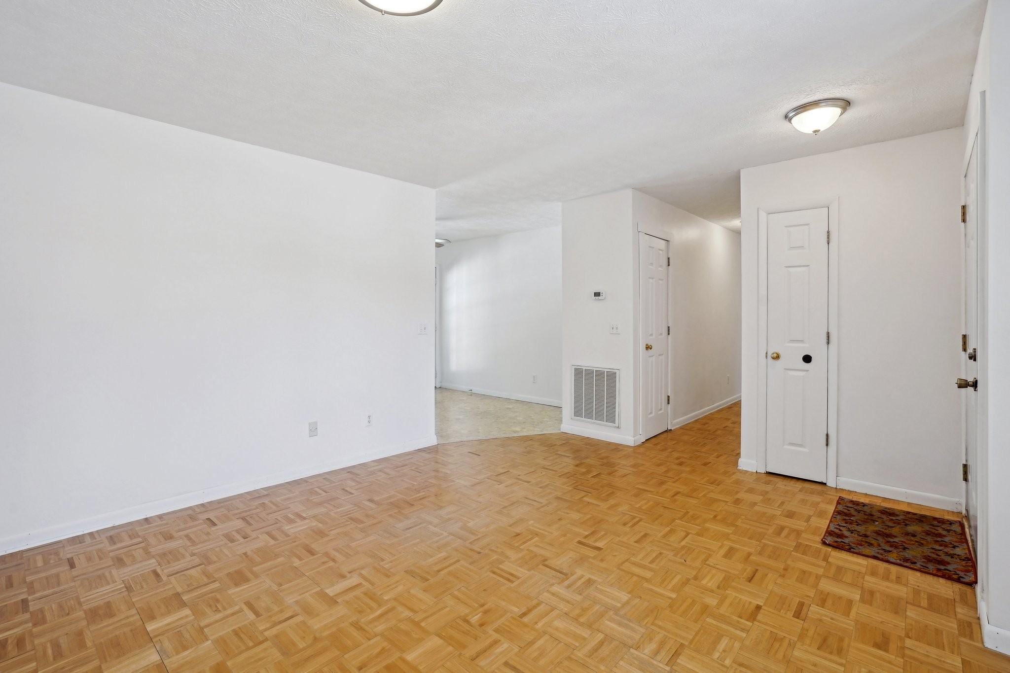 112 Aaron Dr