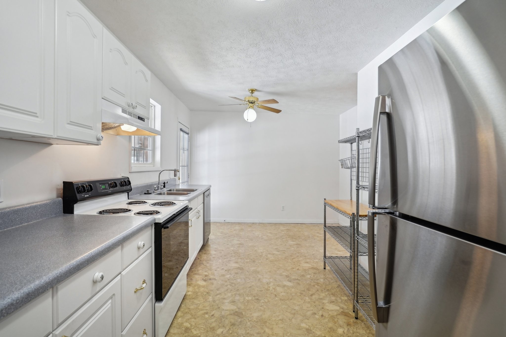 112 Aaron Dr