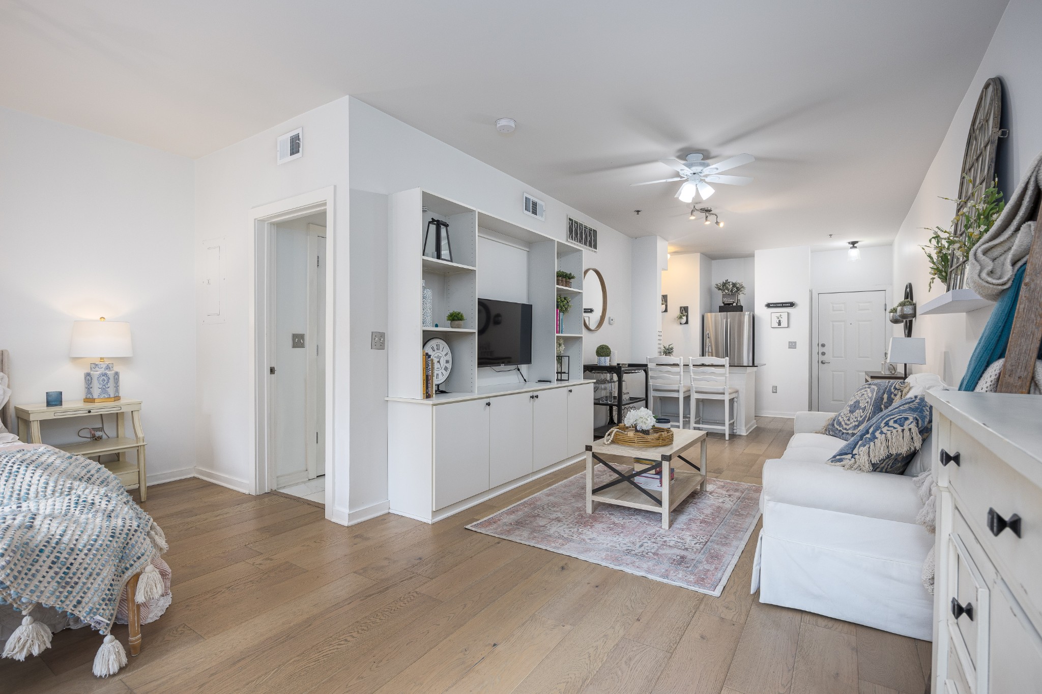 1803 Broadway Unit: 222