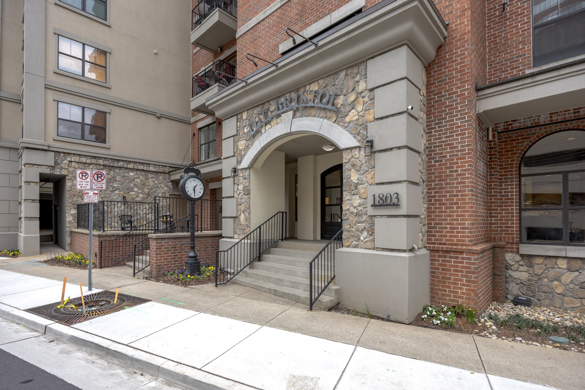 1803 Broadway Unit: 222