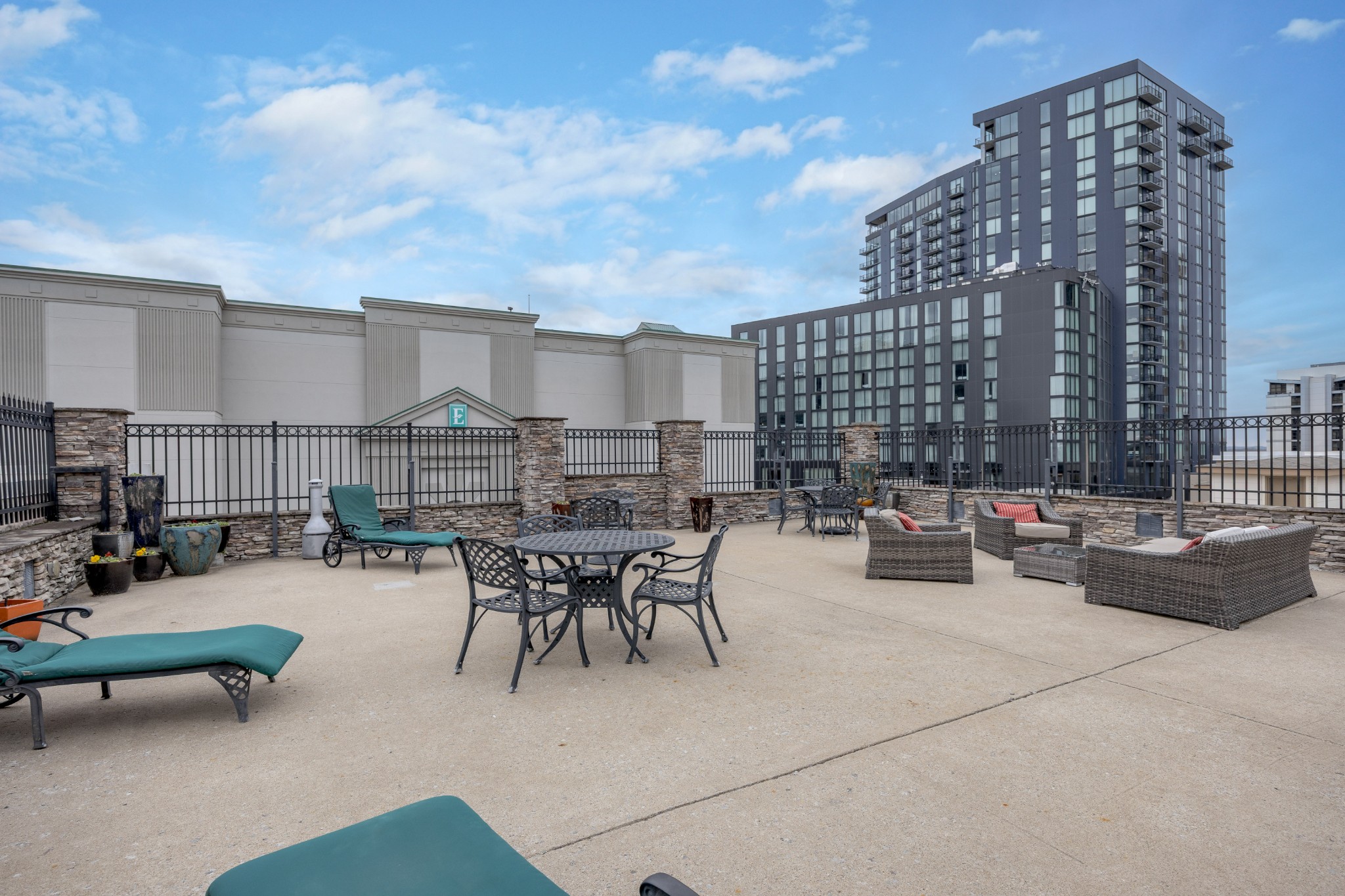 1803 Broadway Unit: 222