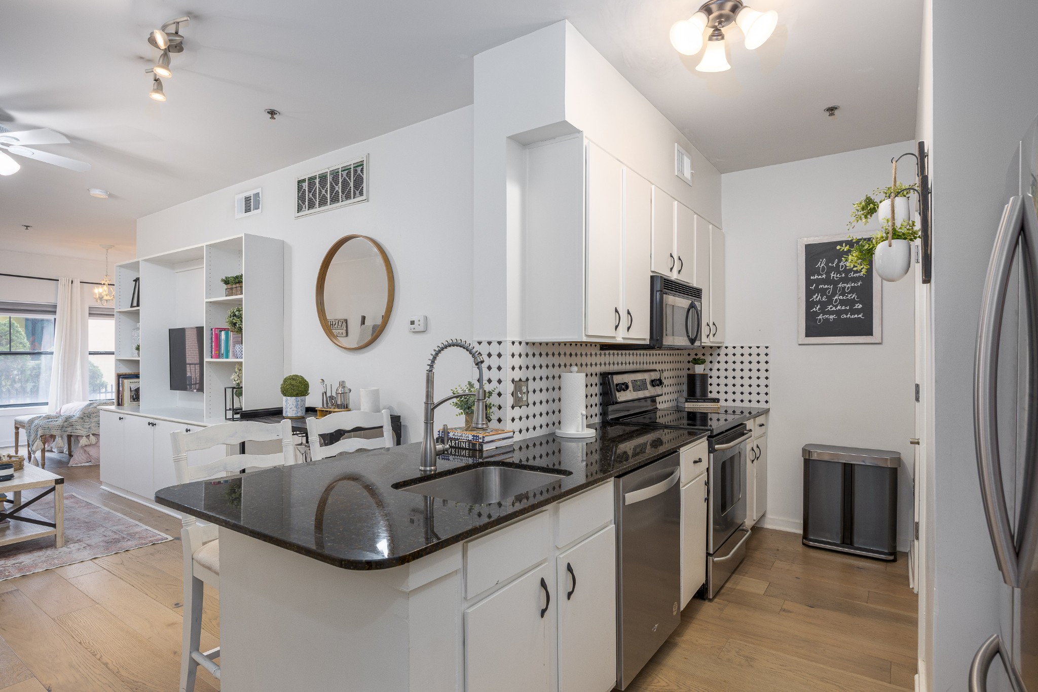 1803 Broadway Unit: 222