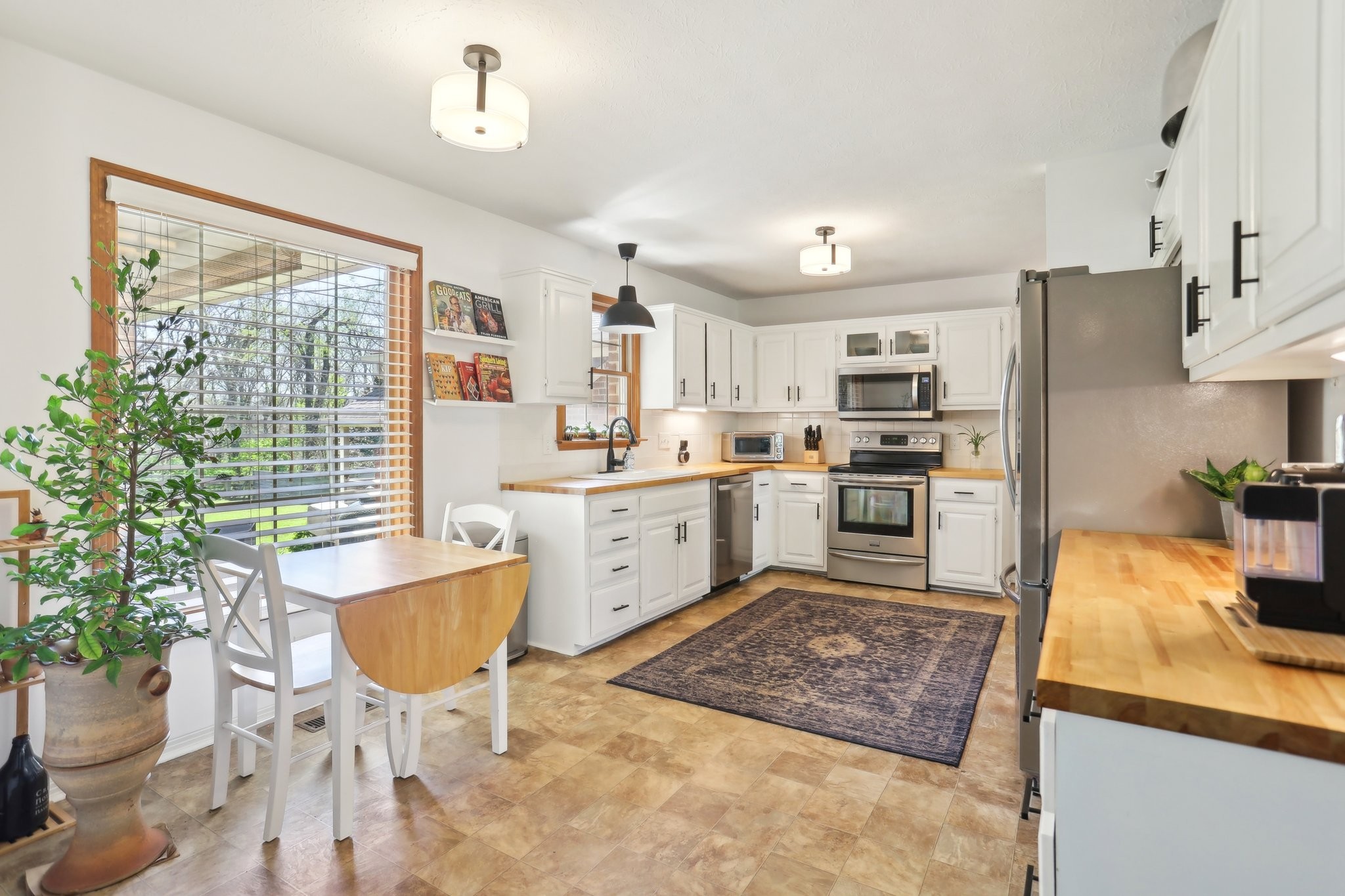 2423 Cabin Hill Rd
