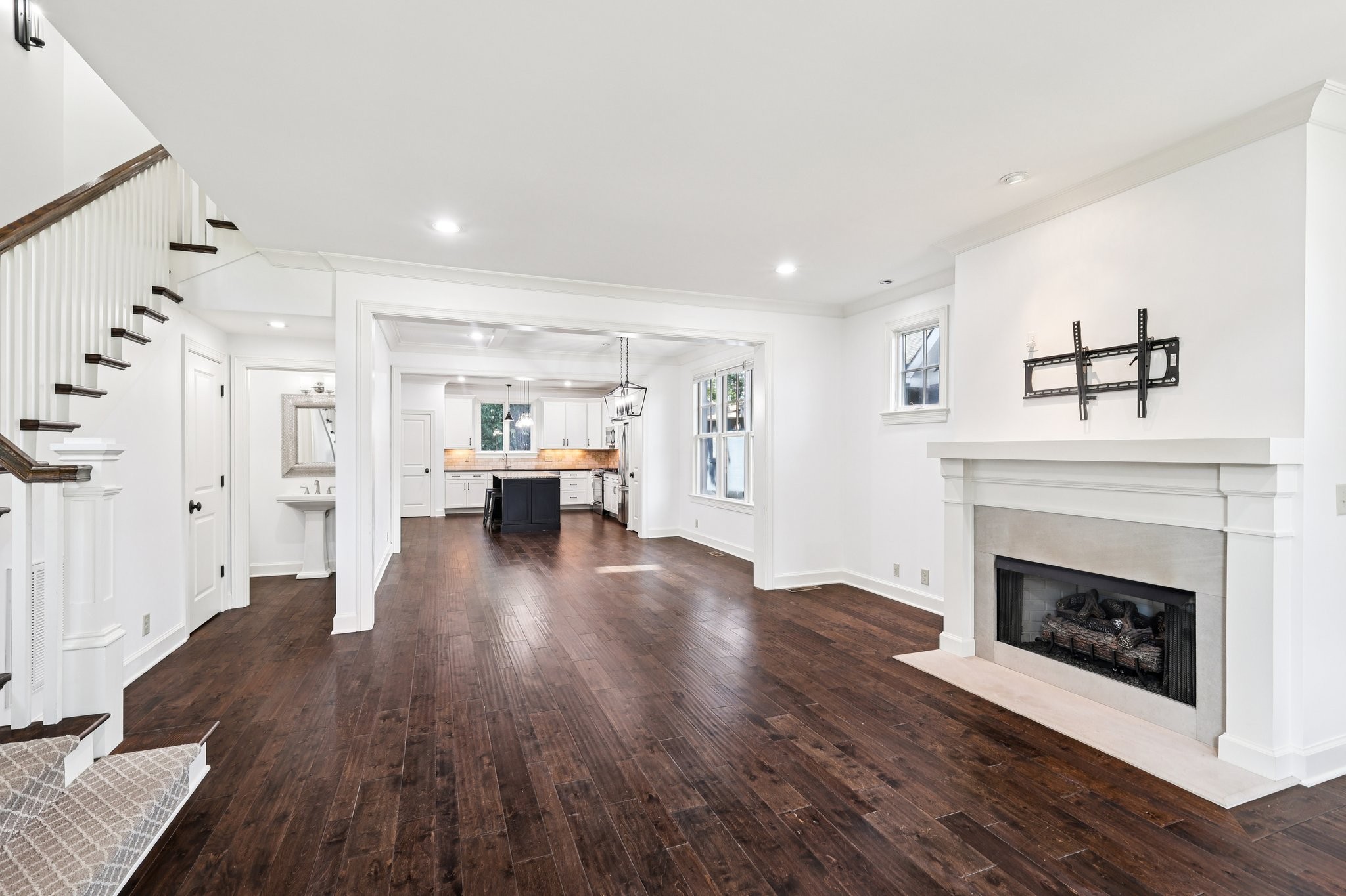 825 Knox Ave