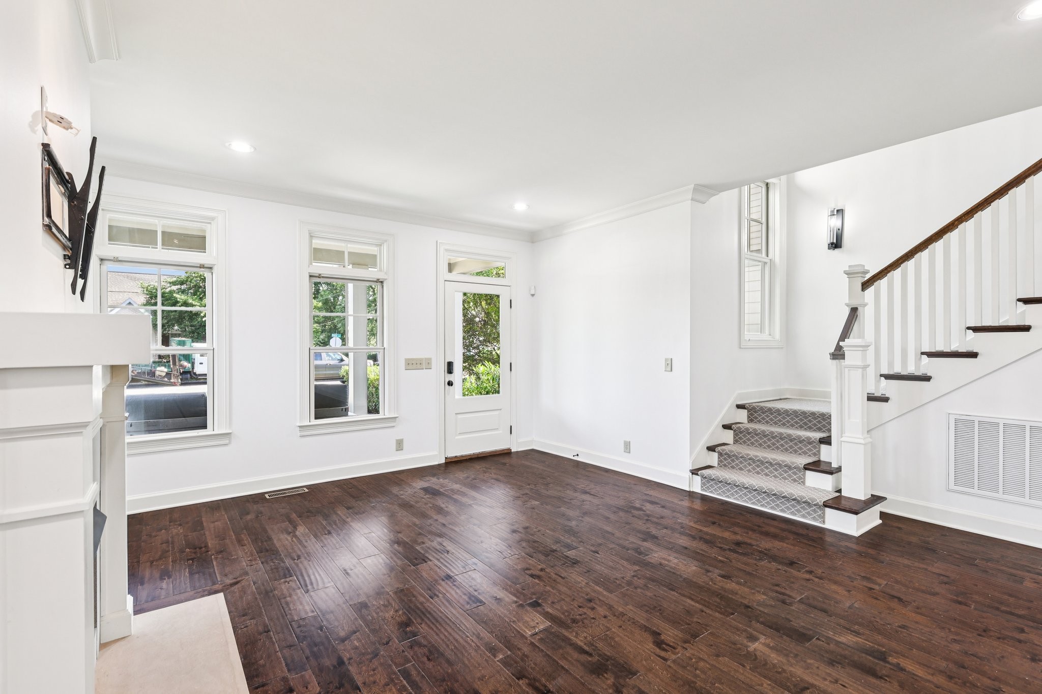 825 Knox Ave