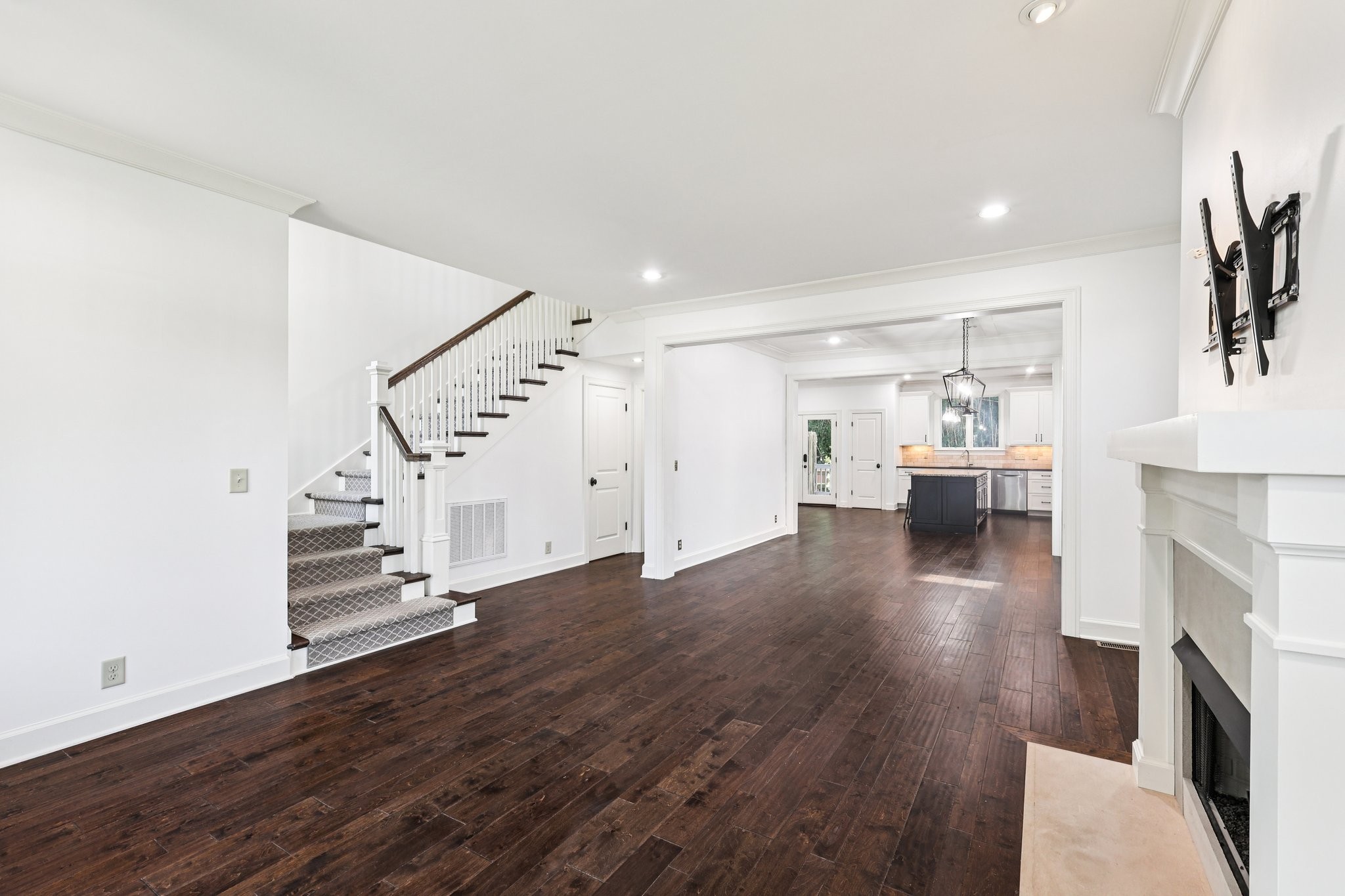 825 Knox Ave
