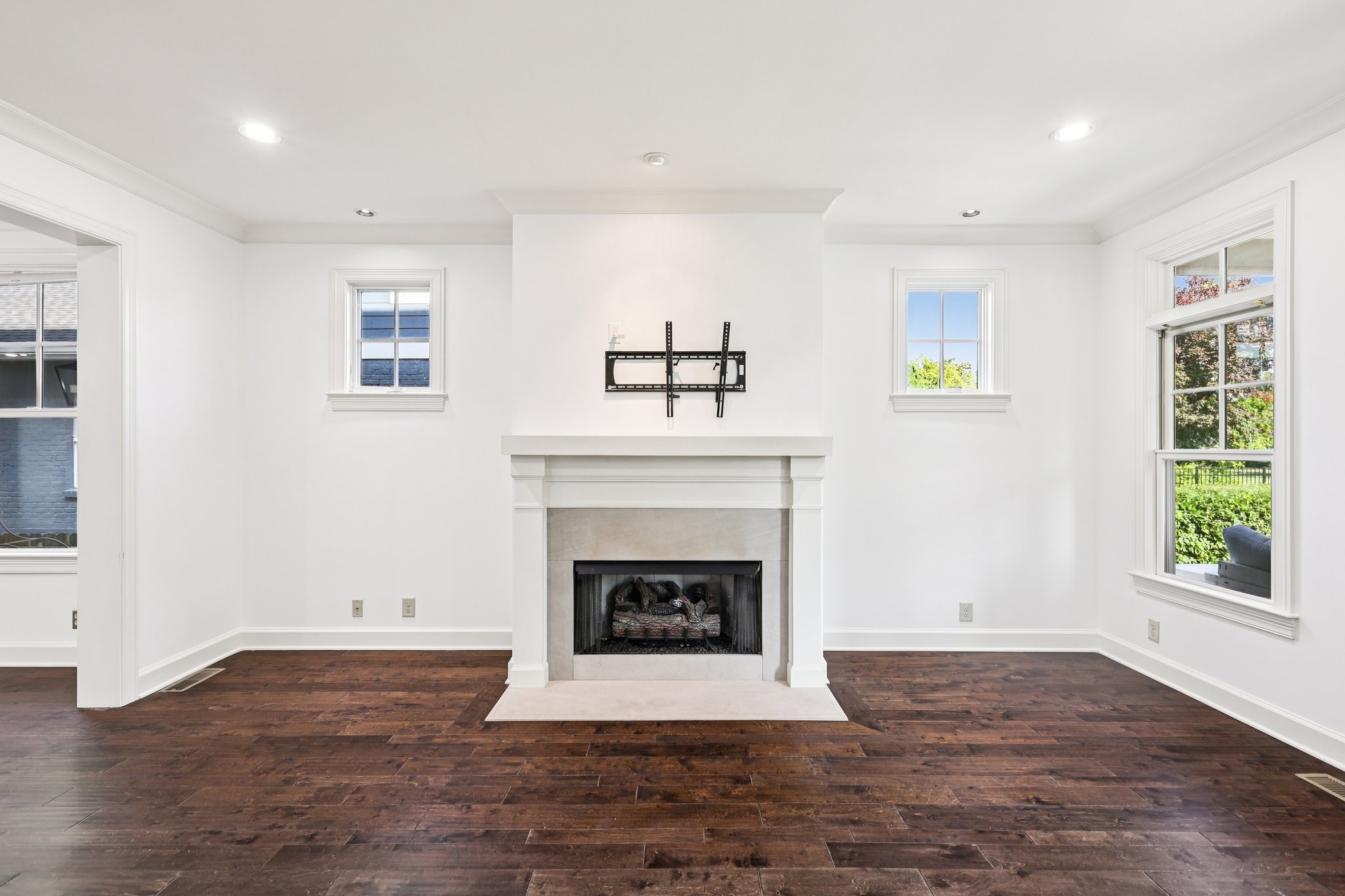 825 Knox Ave