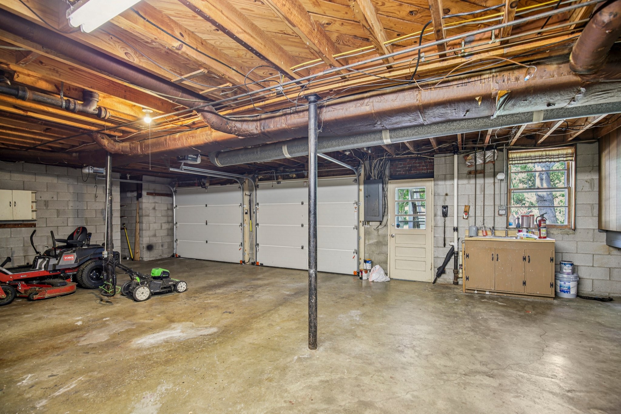 311 Robinhood Rd