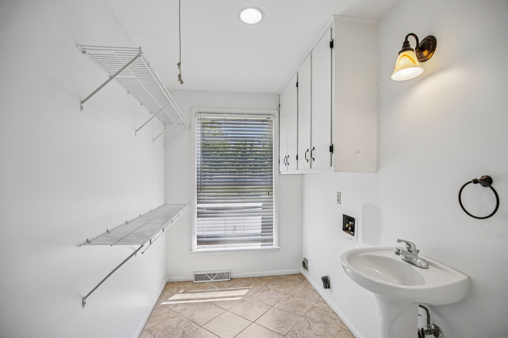 311 Robinhood Rd