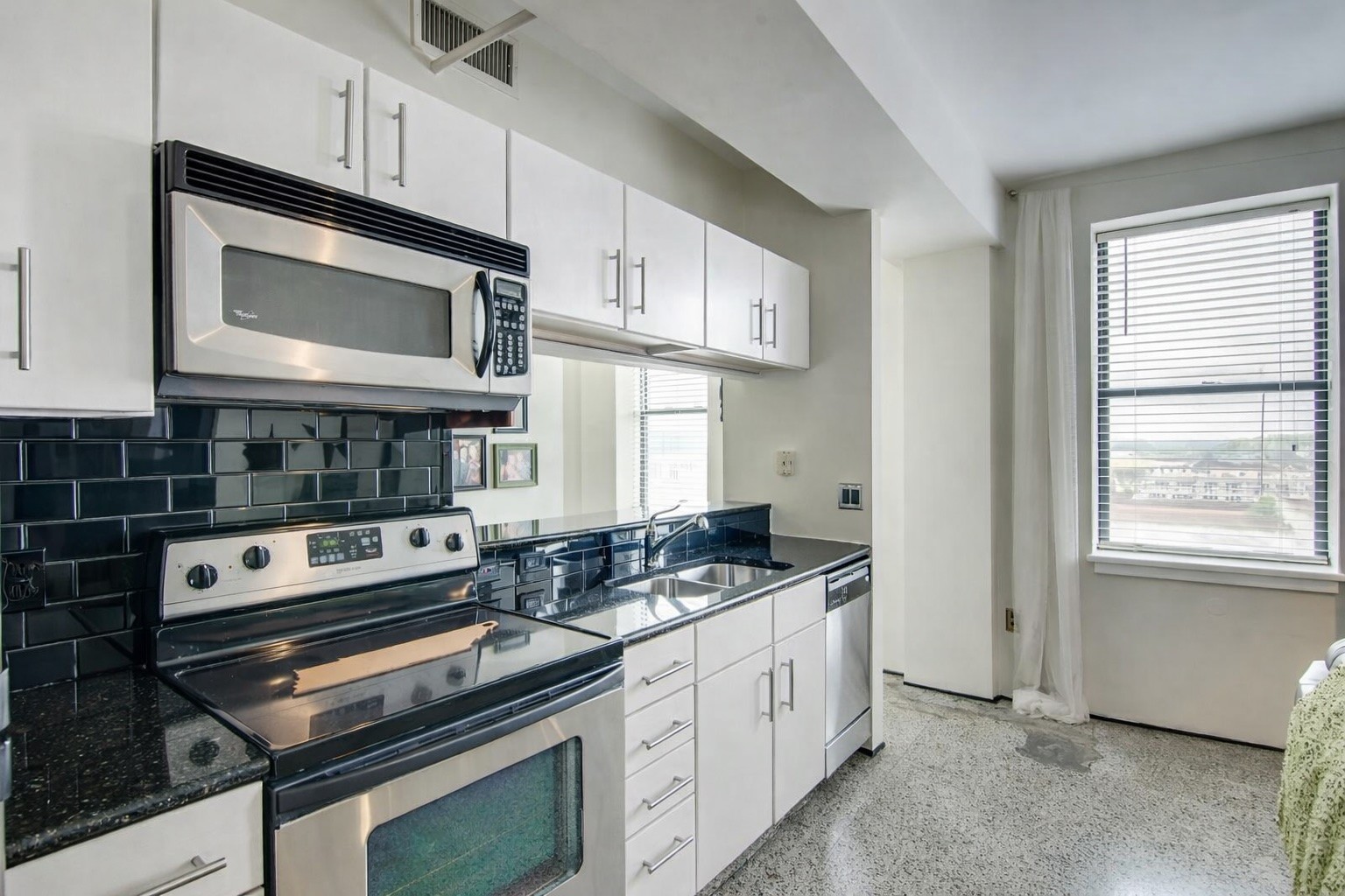 700 Church St Unit: 801