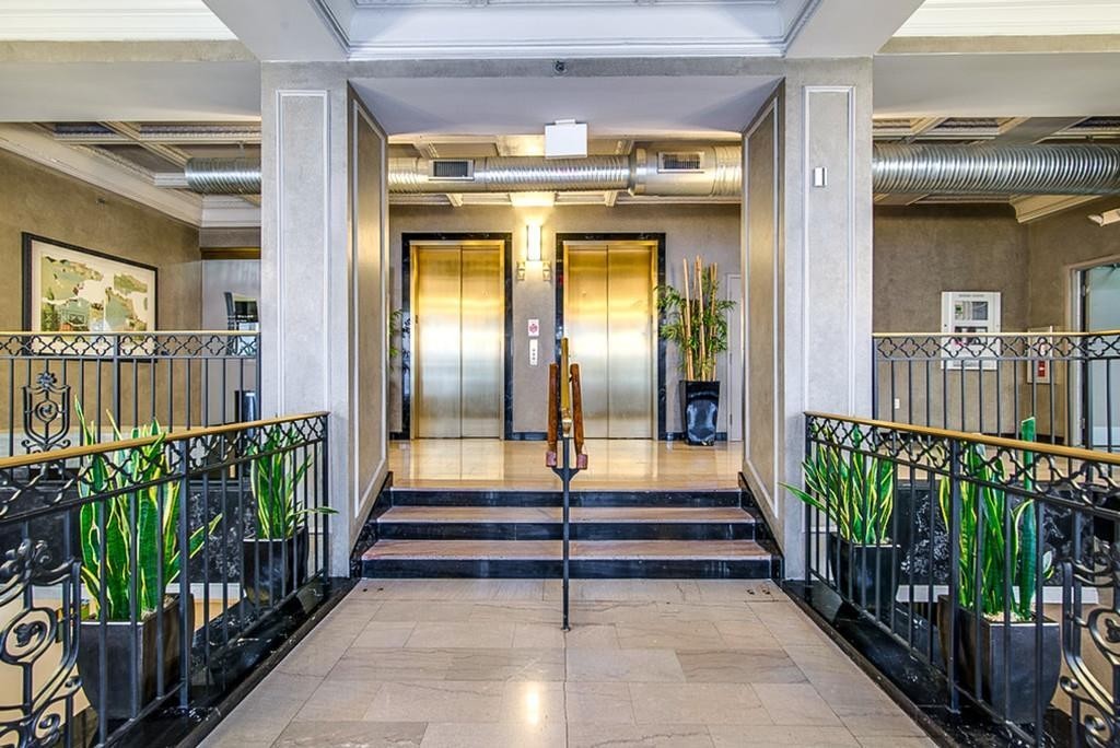 700 Church St Unit: 801