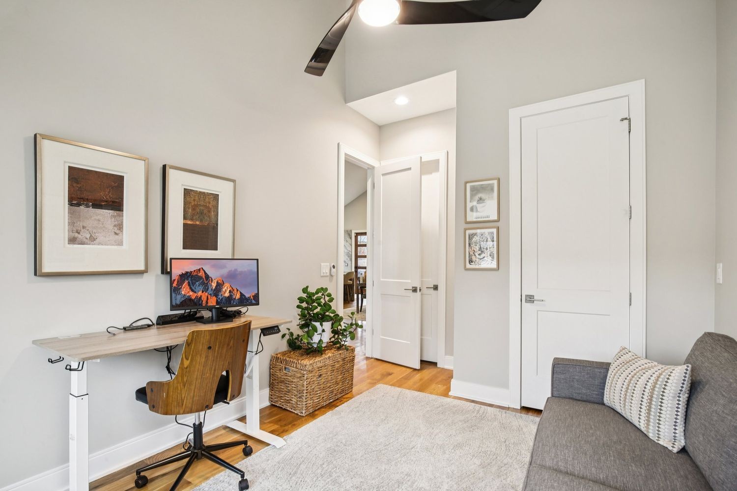 915 Emmett Ave