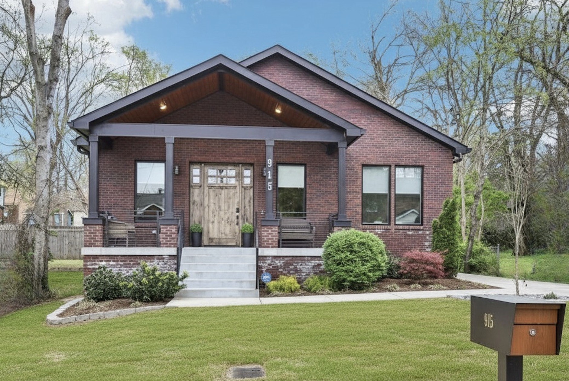 915 Emmett Ave