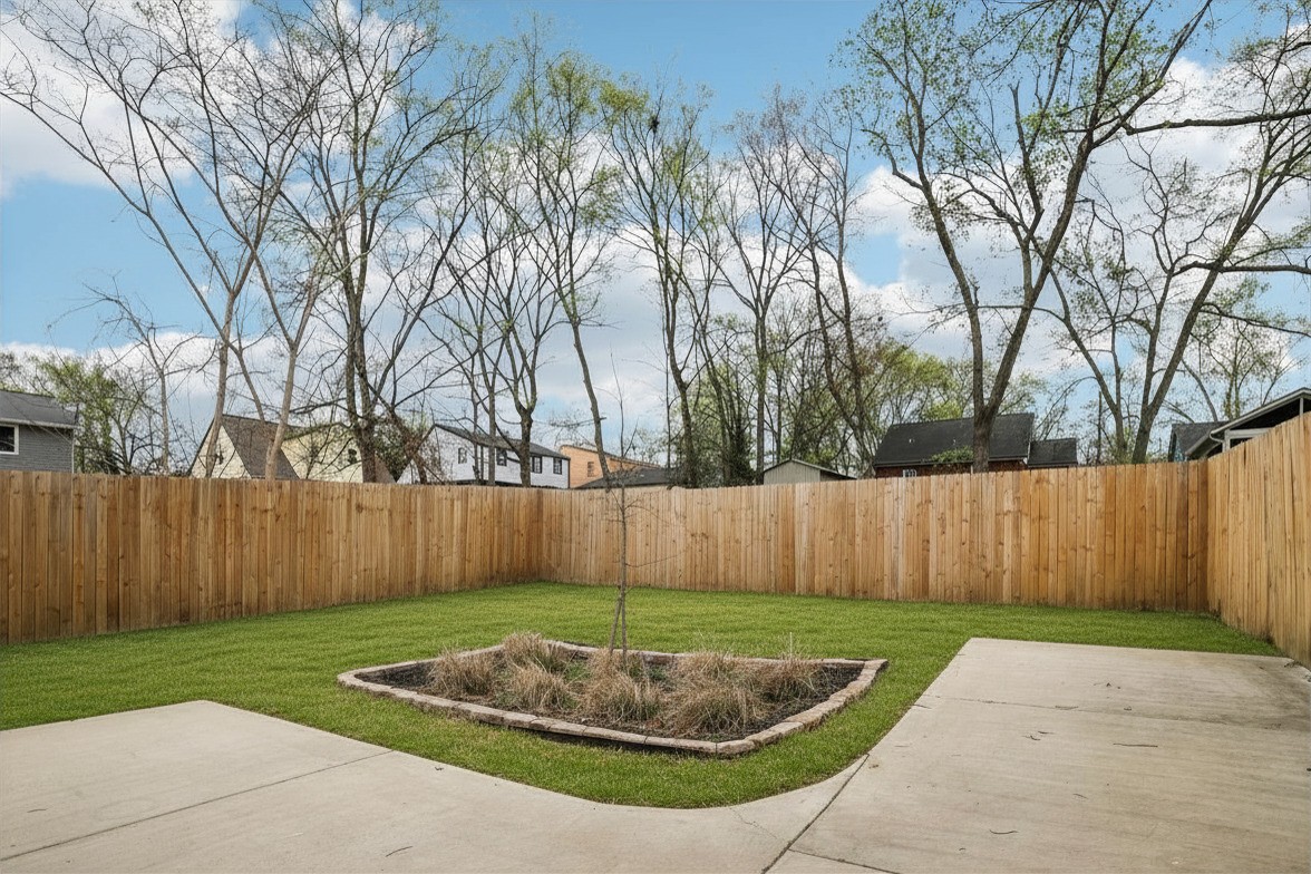 915 Emmett Ave