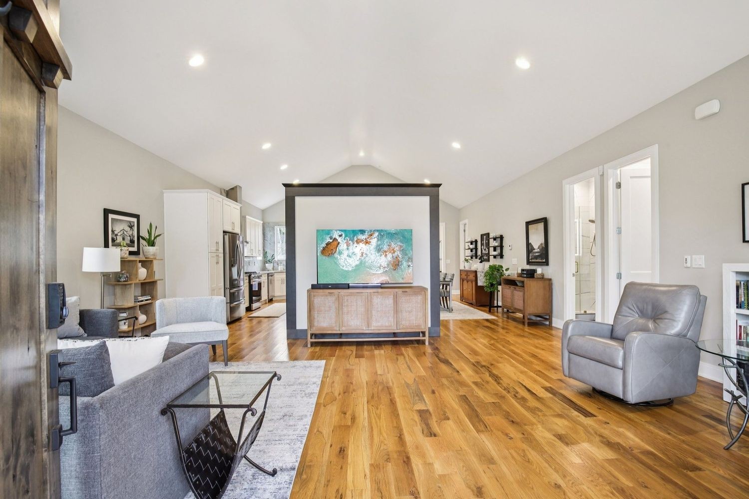 915 Emmett Ave