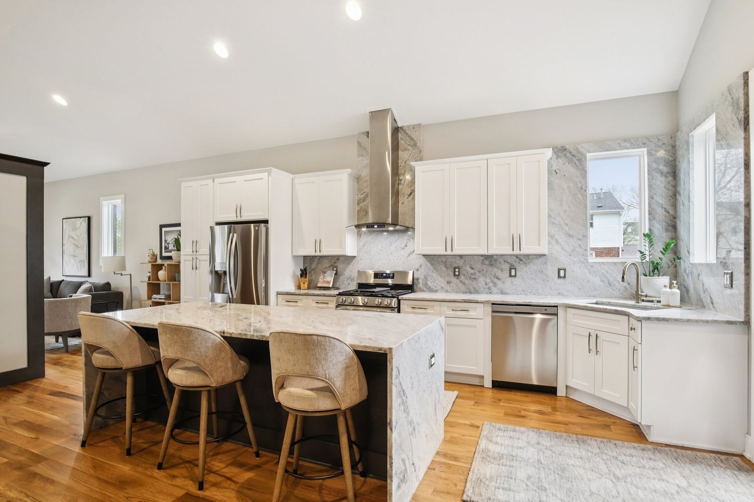 915 Emmett Ave
