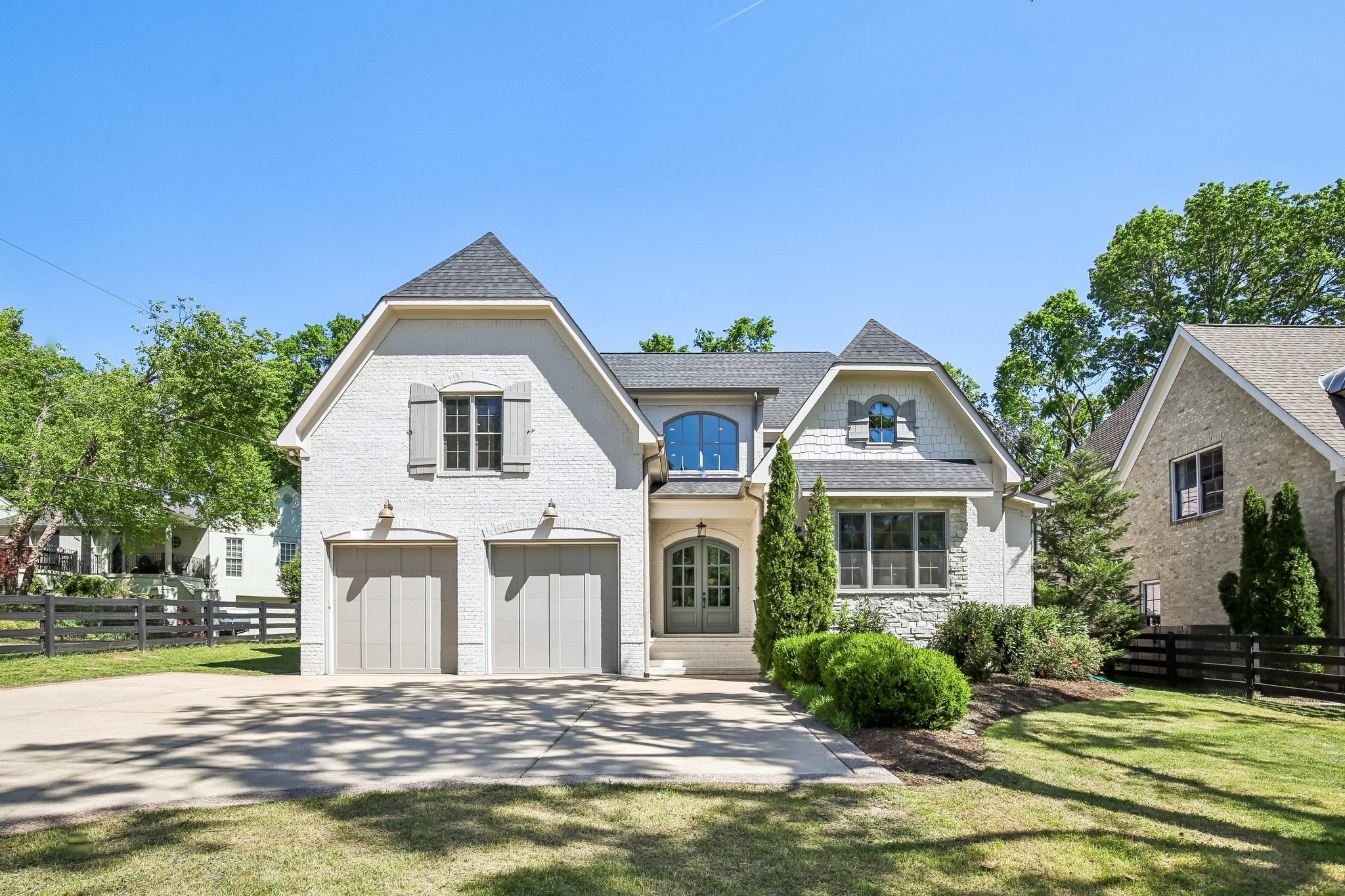1126 Battery Ln