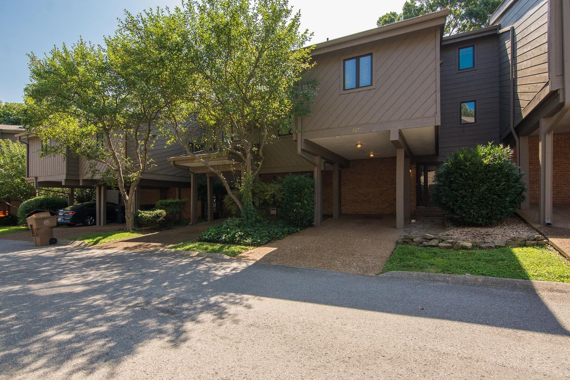 727 Harpeth Trace Dr