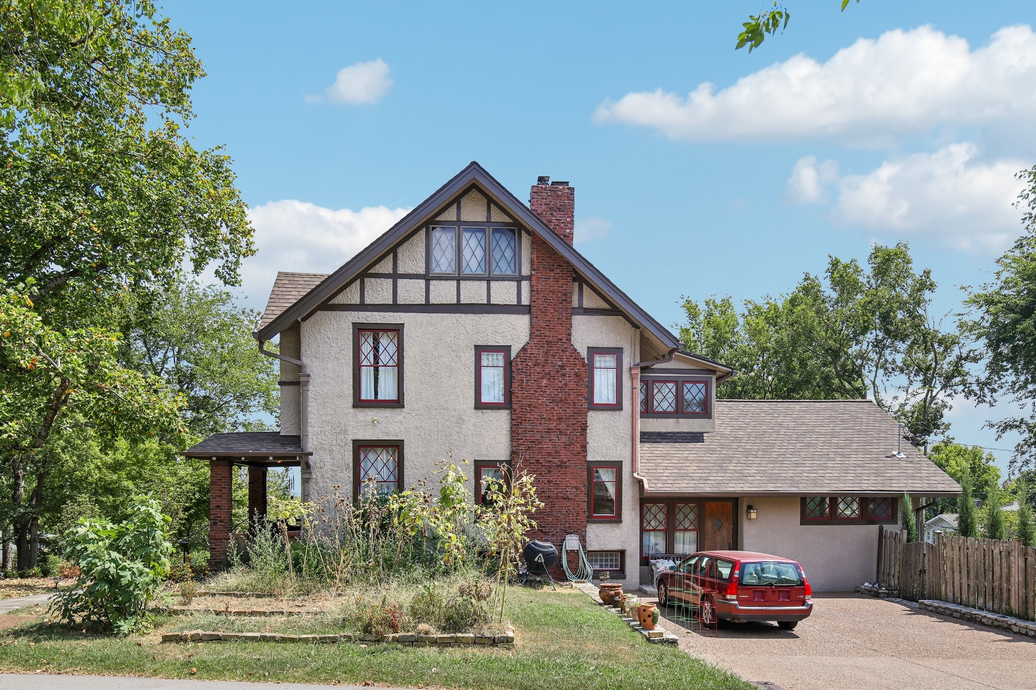 1715 Cedar Ln