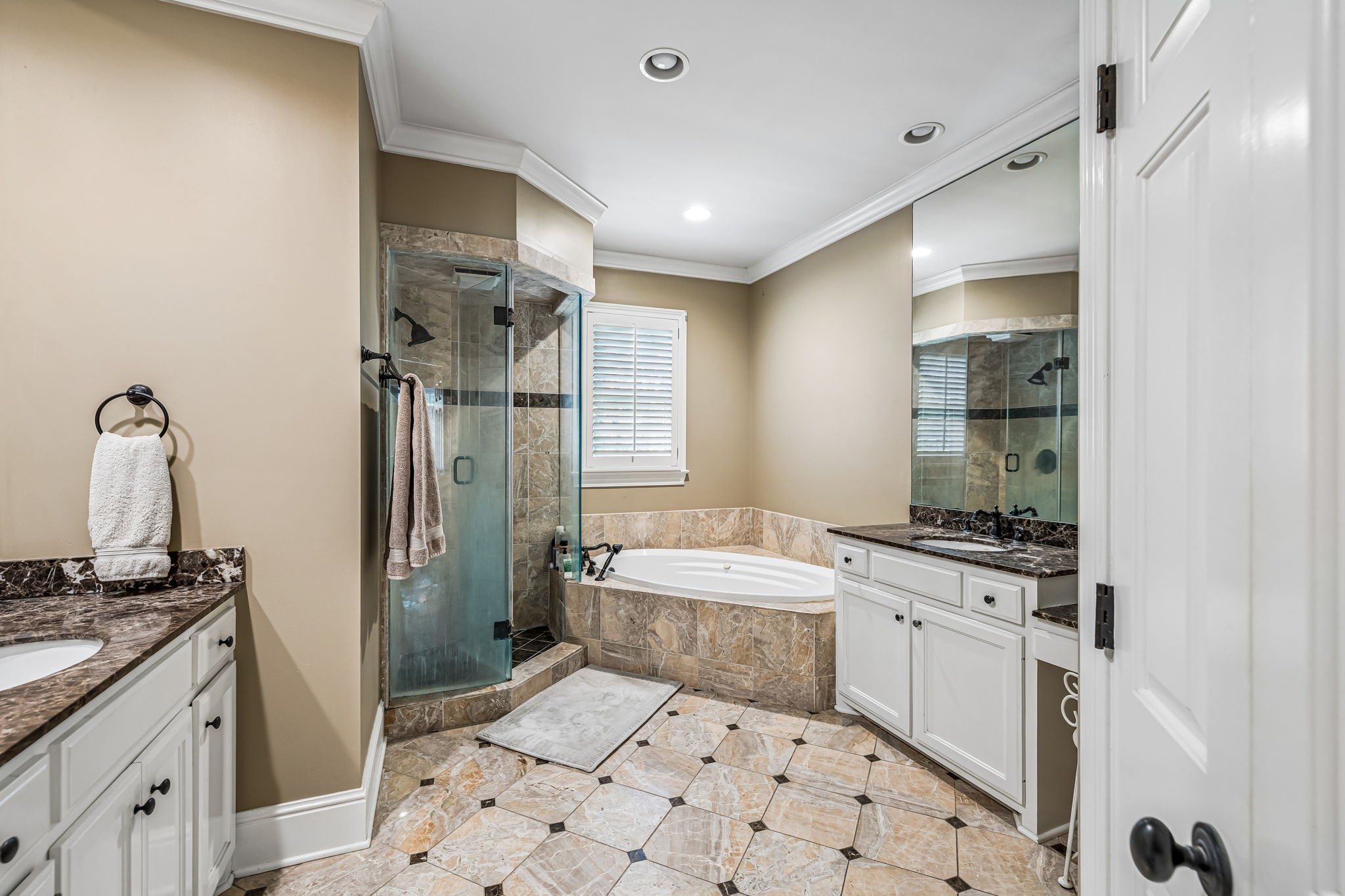 3430 Golf Club Ln