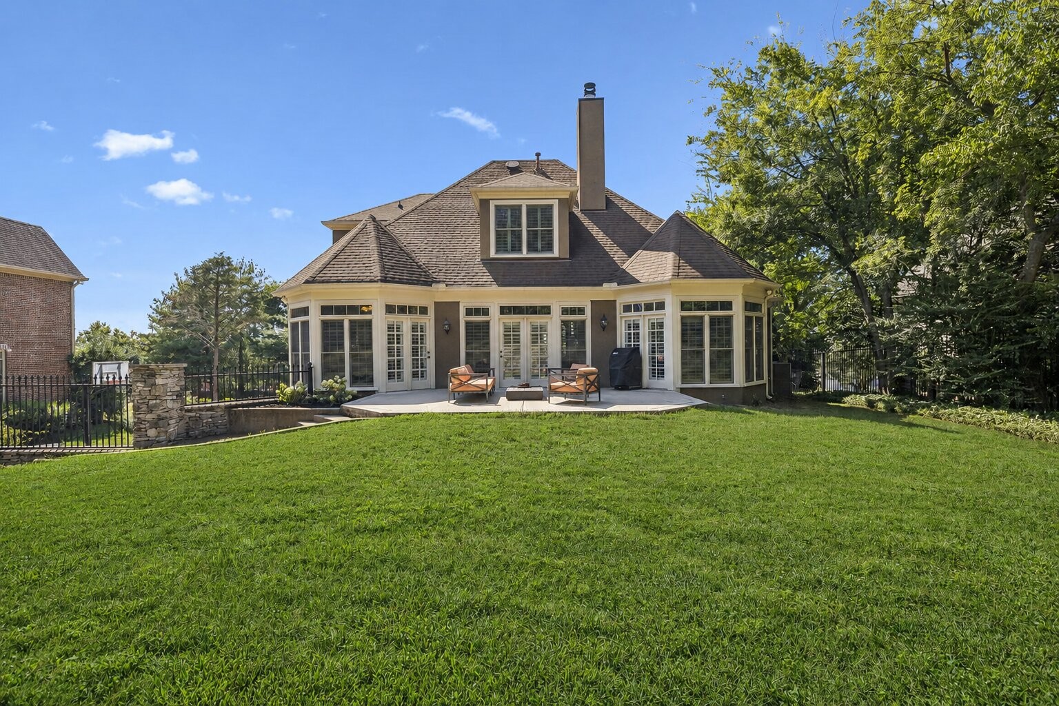 3430 Golf Club Ln